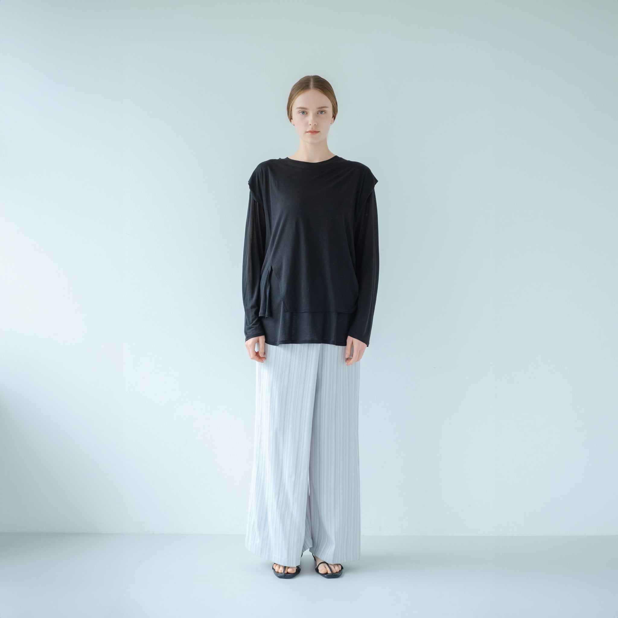 WHT24HBL4047 | SHEER LAYERED TEE | Color:Off White/Black【WHYTO_ホワイト】