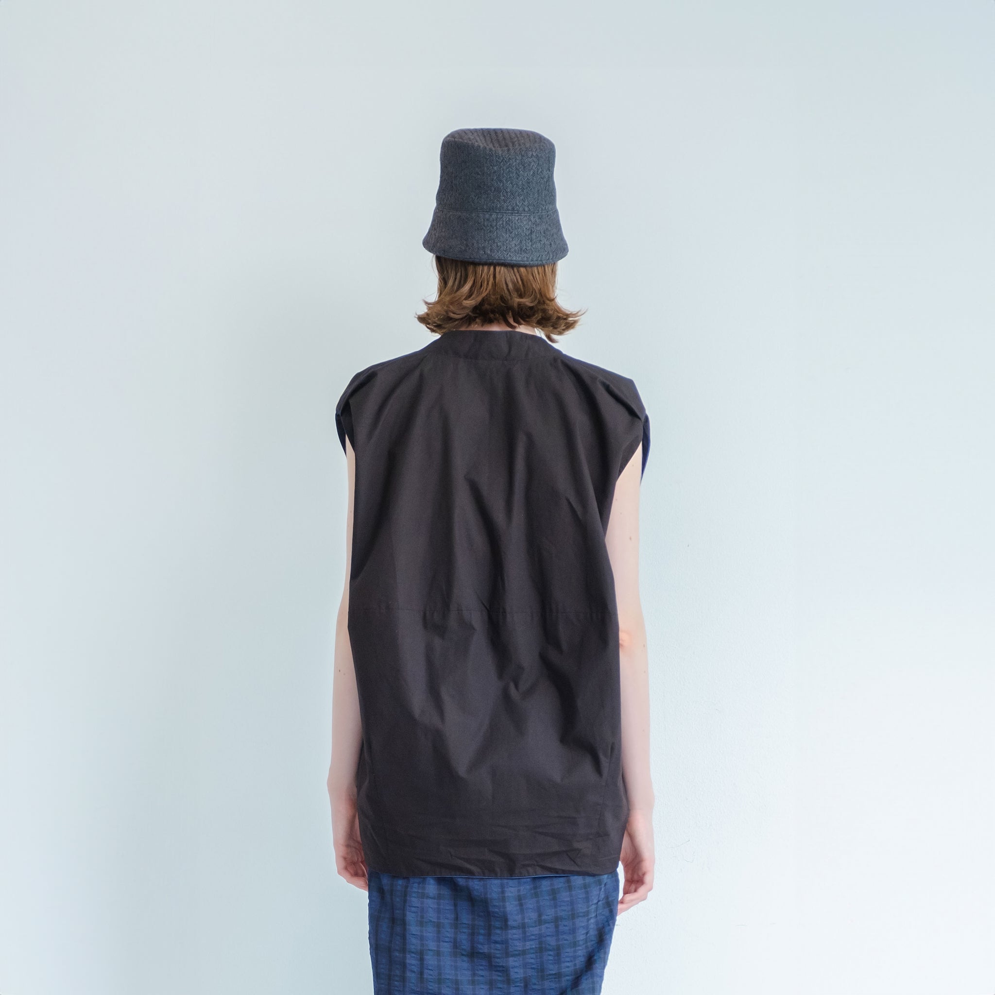 No:WHT24HJK4032 | Name:CHECK REVERSIBLE GILET JACKET | Color:Off Beige/Black【WHYTO_ホワイト】【入荷予定アイテム・入荷連絡可能】