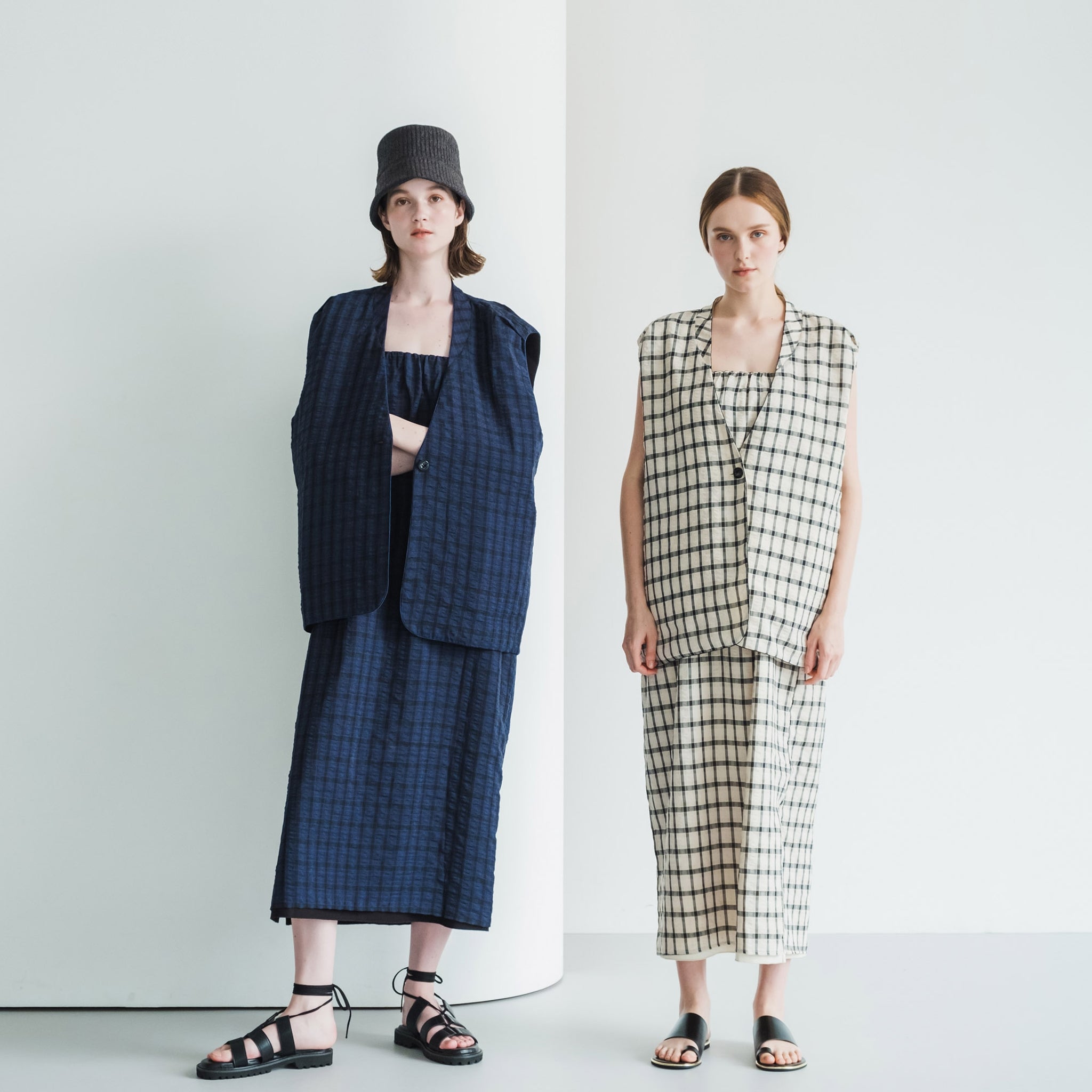 WHT24HOP4050 | CHECK REVERSIBLE DRESS | Color:Off Beige/Black【WHYTO_ホワイト】