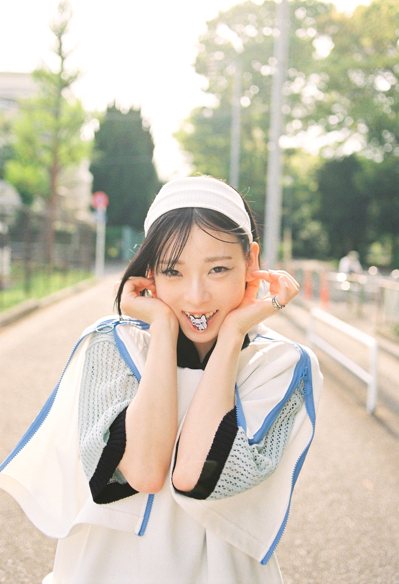 袖ジップがアクセントの半袖Tシャツ | モチモチ生地×レイヤード自在なユニークデザイン | EFFECTEN