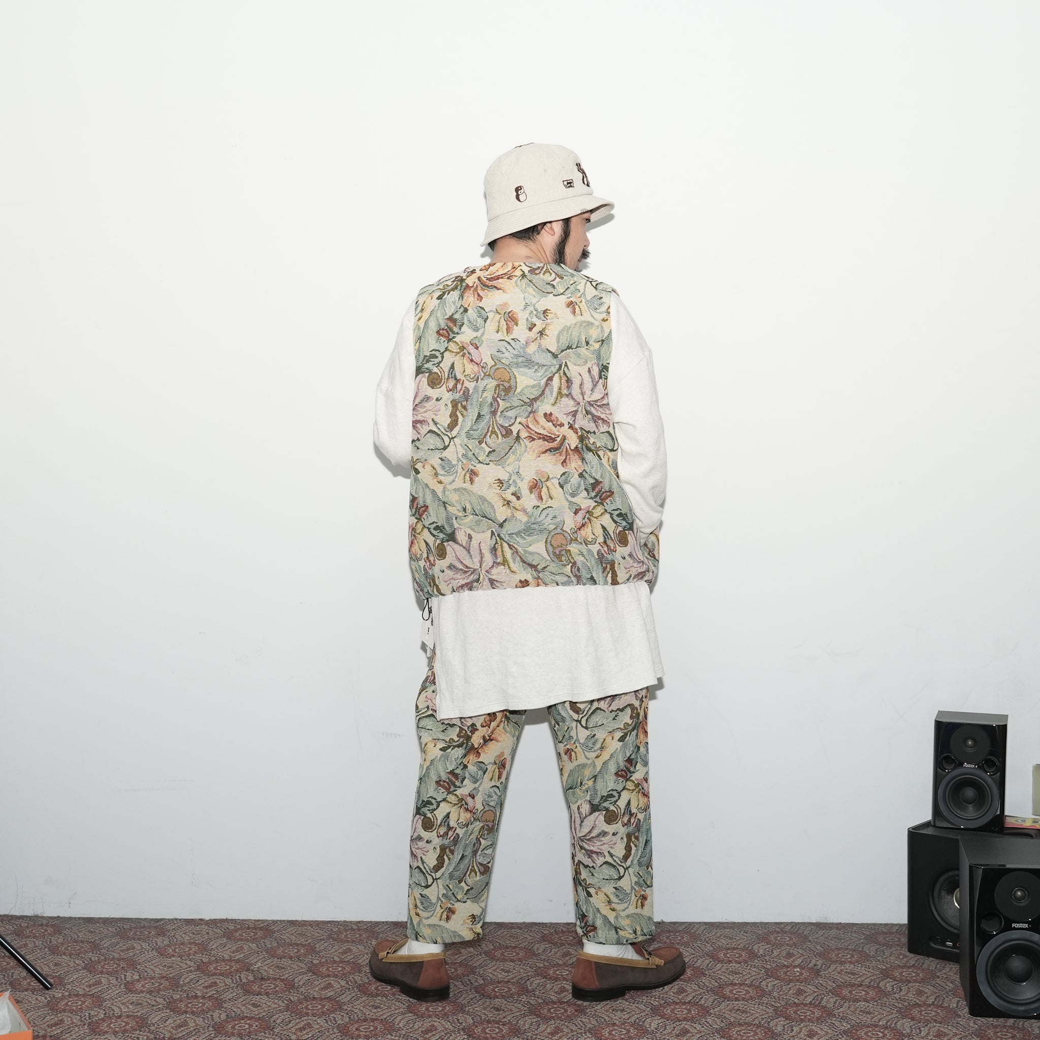 No:VOO-1118 | Name:GOBELIN VEST | Color:Beige/Green/Black【VOO_ヴォー】【archive】