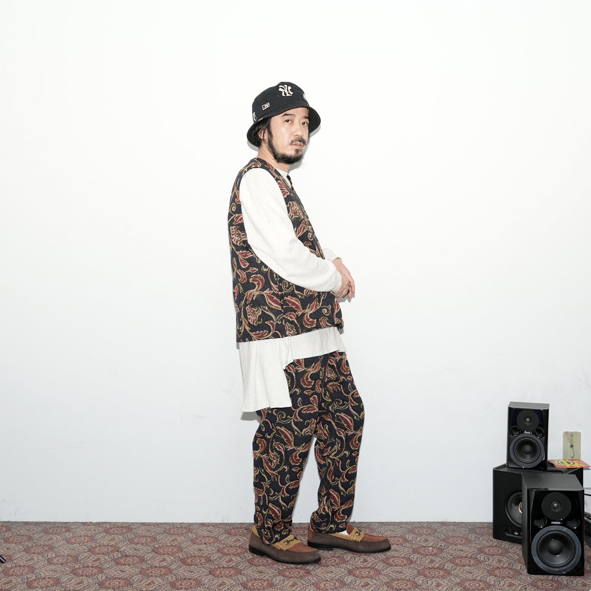 No:VOO-1118 | Name:GOBELIN VEST | Color:Beige/Green/Black【VOO_ヴォー】【archive】