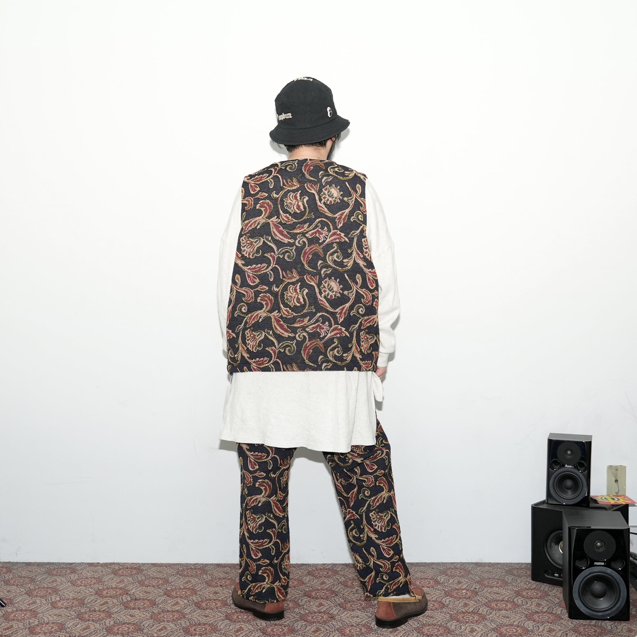 No:VOO-1118 | Name:GOBELIN VEST | Color:Beige/Green/Black【VOO_ヴォー】【archive】