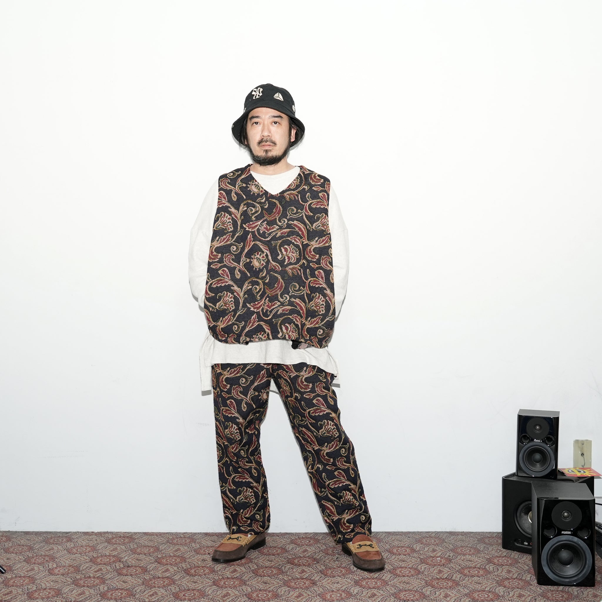 No:VOO-1118 | Name:GOBELIN VEST | Color:Beige/Green/Black【VOO_ヴォー】【archive】