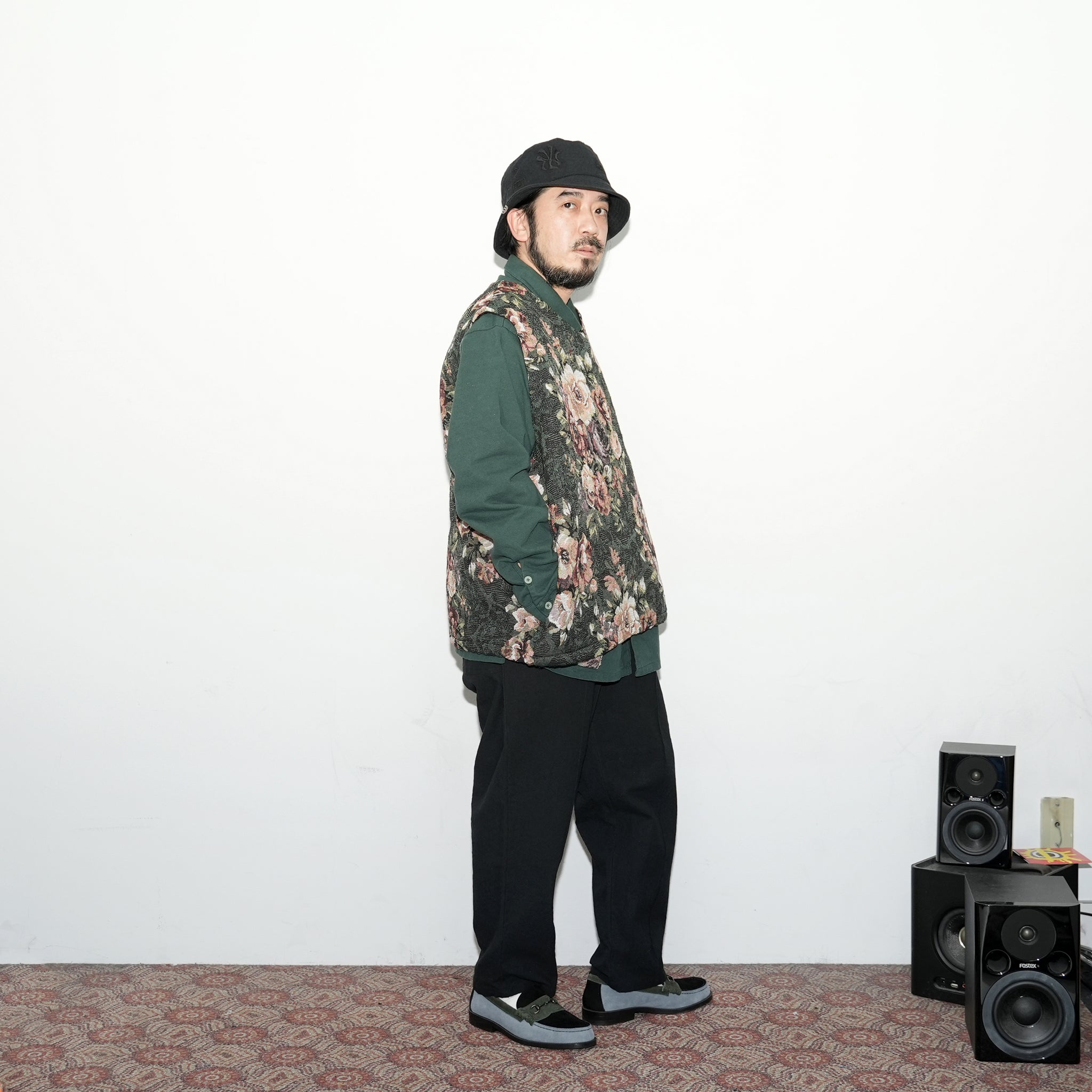 No:VOO-1118 | Name:GOBELIN VEST | Color:Beige/Green/Black【VOO_ヴォー】【archive】