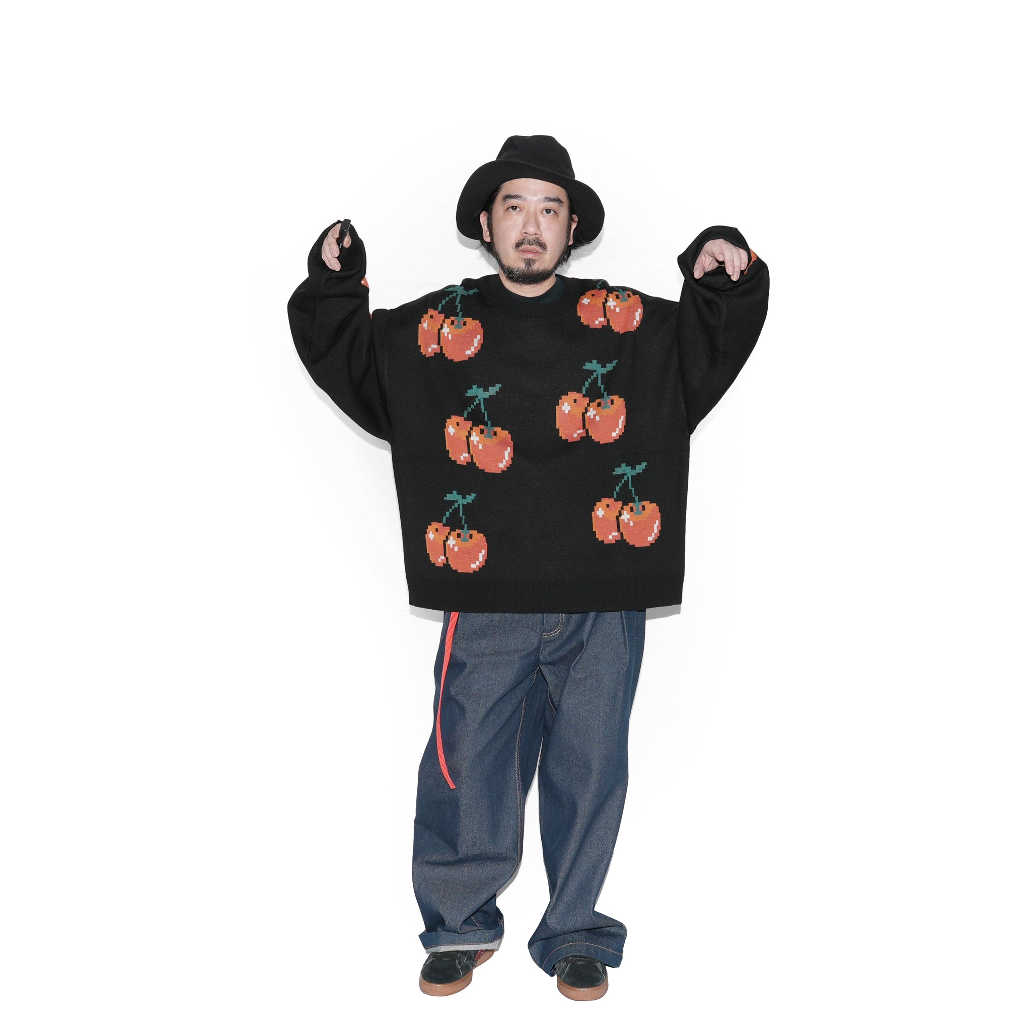 Cherry knit crewneck – Black | PLATEAU STUDIO