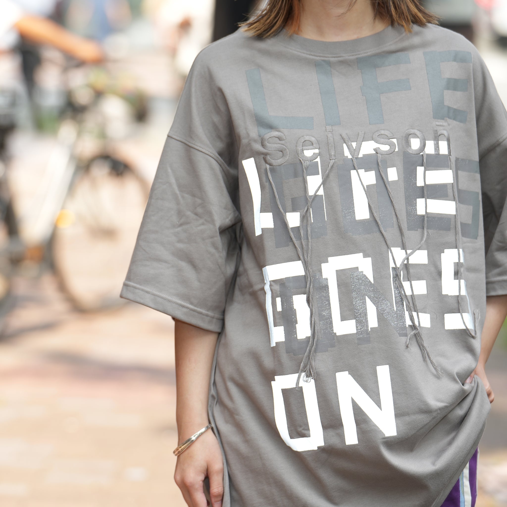 SNA22-SP-T02 Seivson 2022 ‘’ LIFE GOES ON ’’ 5週年限定 T-SHIRT | Color:Gray | Size:FREE【(A)crypsis_エイクライプシス】【SEIVSON_セイヴソン】【ネコポス選択可能】【archive】