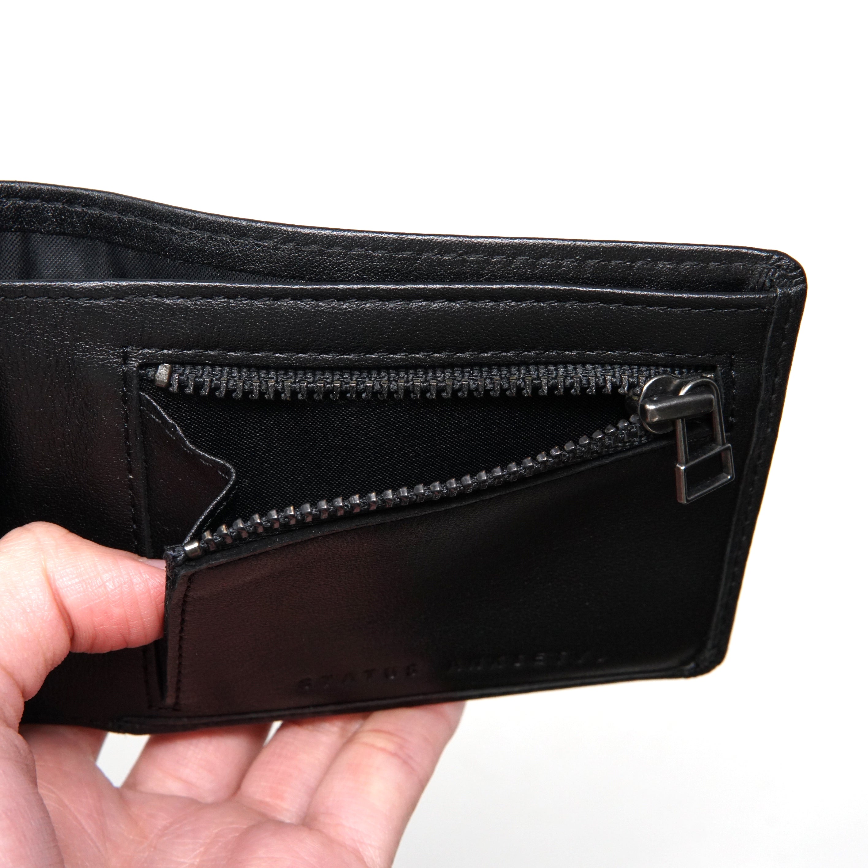 No: SA2287 | Name: LEONARD 二つ折り財布 I Color: BLACK 【Status Anxiety】【ネコポス選択可能】-STATUS ANXIETY-ADDICTION FUKUOKA