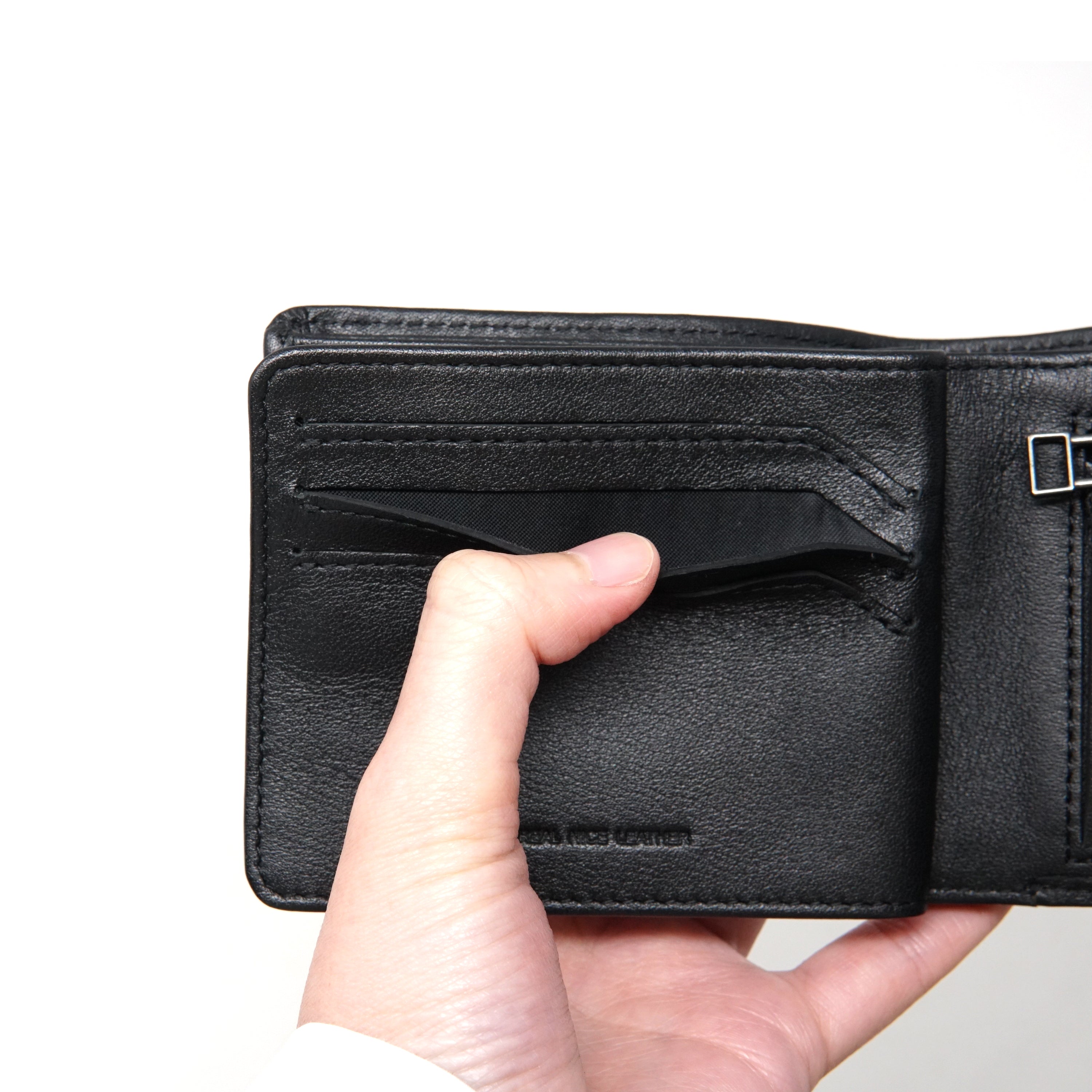 No: SA2287 | Name: LEONARD 二つ折り財布 I Color: BLACK 【Status Anxiety】【ネコポス選択可能】-STATUS ANXIETY-ADDICTION FUKUOKA