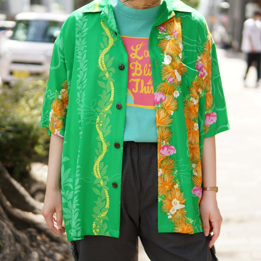 Name:Men's Aloha Shirt-Ohia | Color:Green/Navy | No:542-HASMB【Hilo Hattie ヒロハッティ】【UNISEX ユニセックス】【アロハシャツ】【202003】【ネコポス選択可能】-HILO HATTIE-ADDICTION FUKUOKA