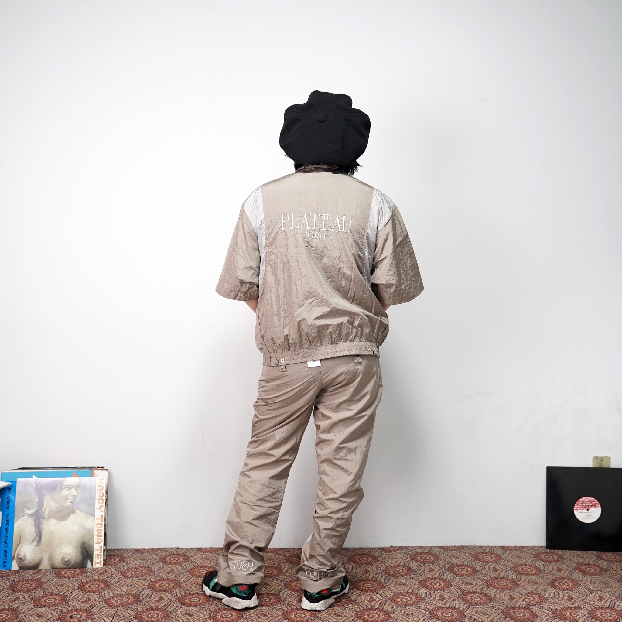 1989 SHORT SLEEVE JACKET – Dark-Grey | PLATEAU STUDIO