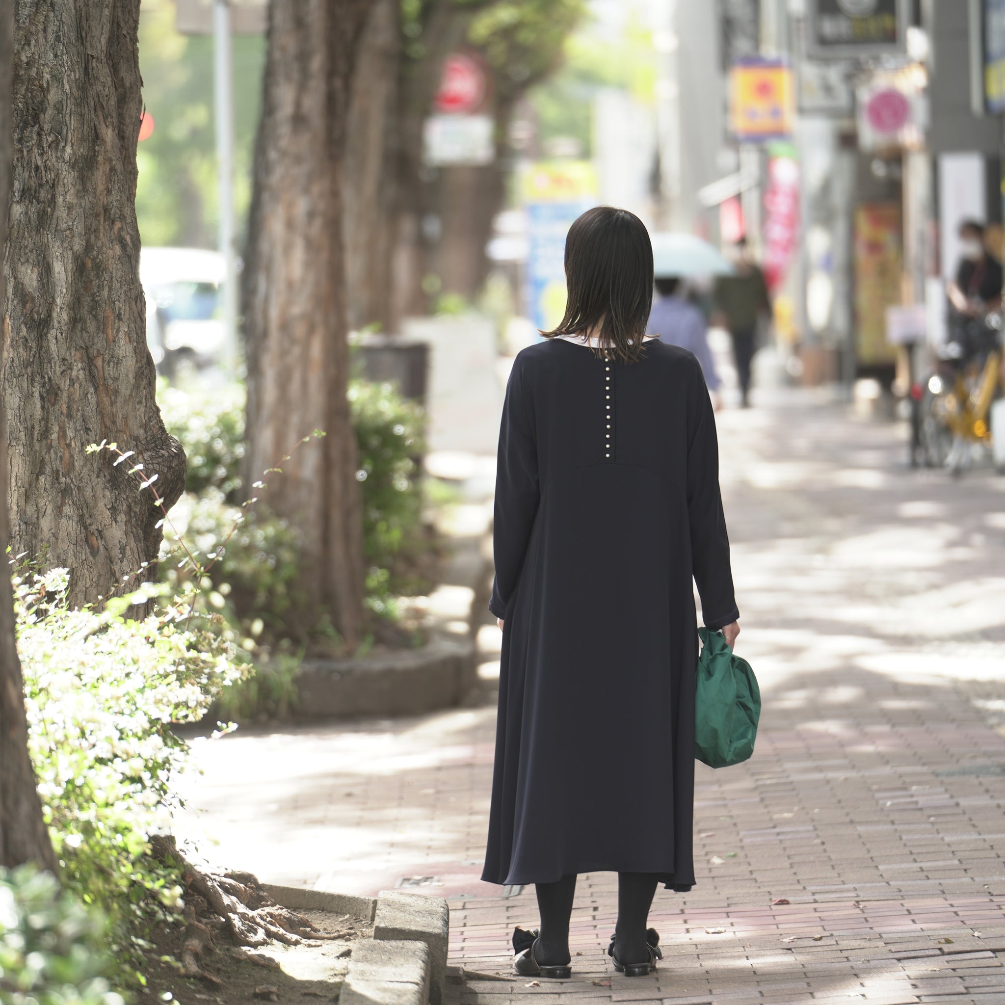 WHT22FOP4009 | Pearl button flare dress | Color:Black/Navy【WHYTO_ホワイト】