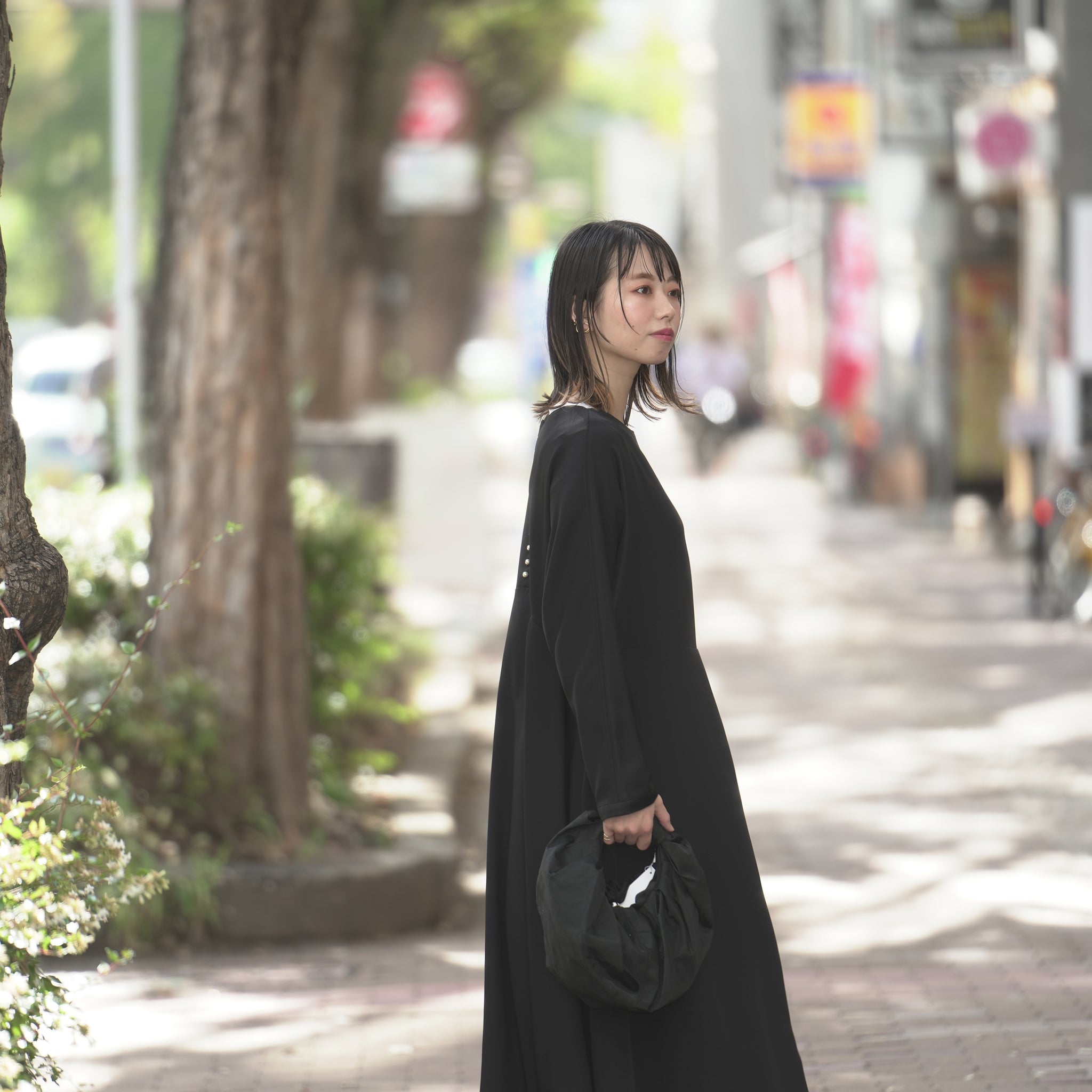 WHT22FOP4009 | Pearl button flare dress | Color:Black/Navy【WHYTO_ホワイト】