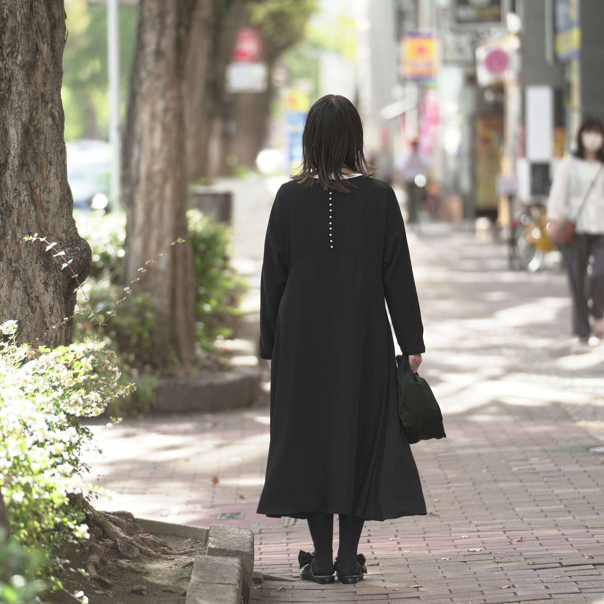 WHT22FOP4009 | Pearl button flare dress | Color:Black/Navy【WHYTO_ホワイト】
