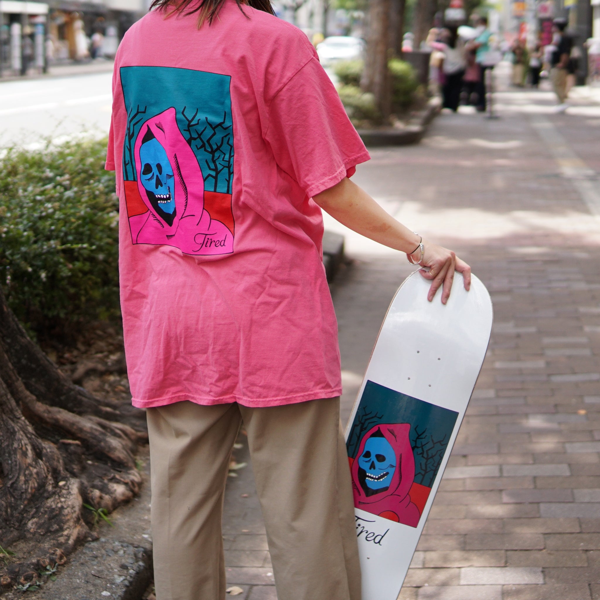 TS00175 | CREEPY SKULL SS TEE – Hot Pink | TIRED【ネコポス選択可能】