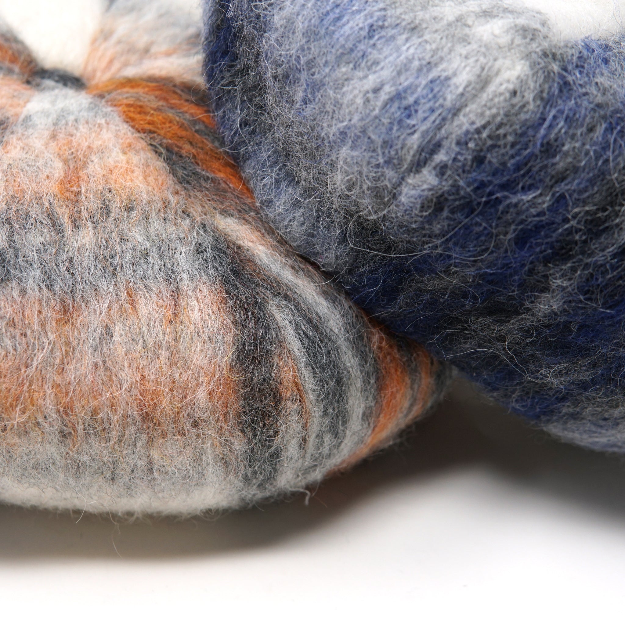 H0425402 | Curt Beret | Color:Orangecheck/Bluecheck【NASNGWAM_ナスングワム】