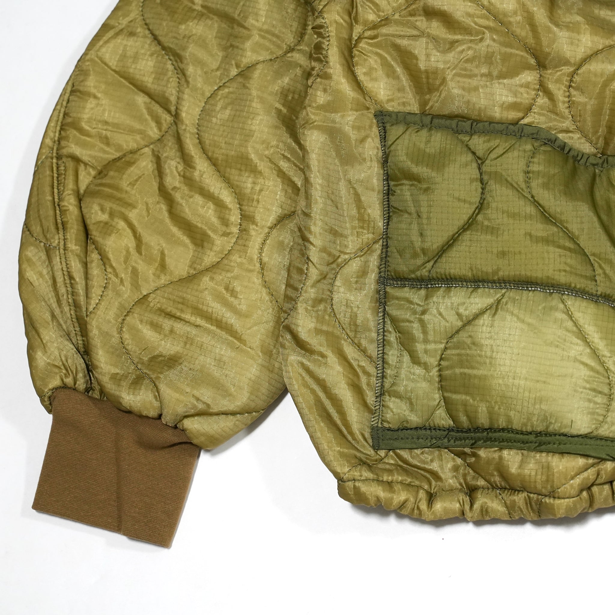 odd22fw03 | Quilting Short Jkt – Olive 別注 | ODDMENT