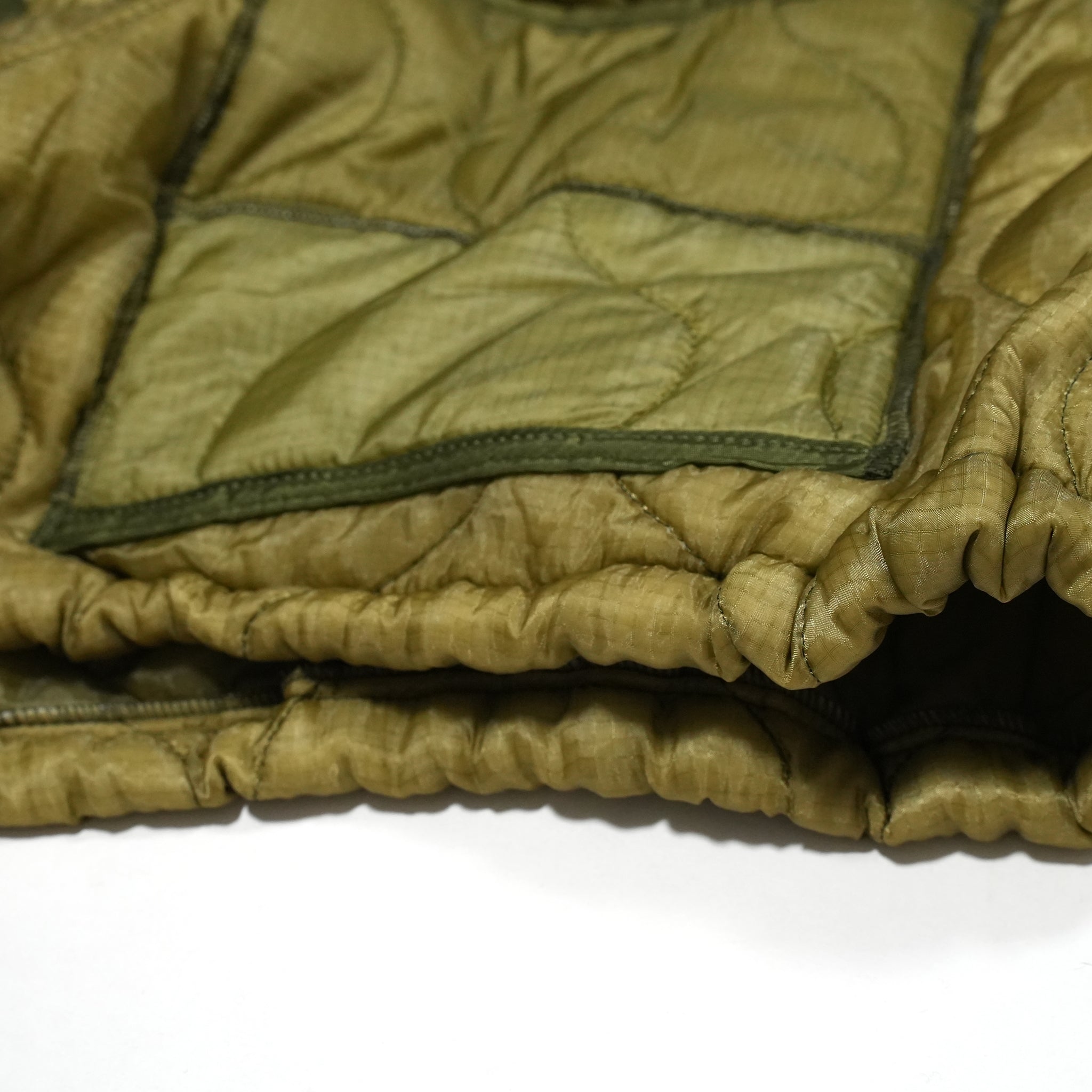odd22fw03 | Quilting Short Jkt – Olive 別注 | ODDMENT
