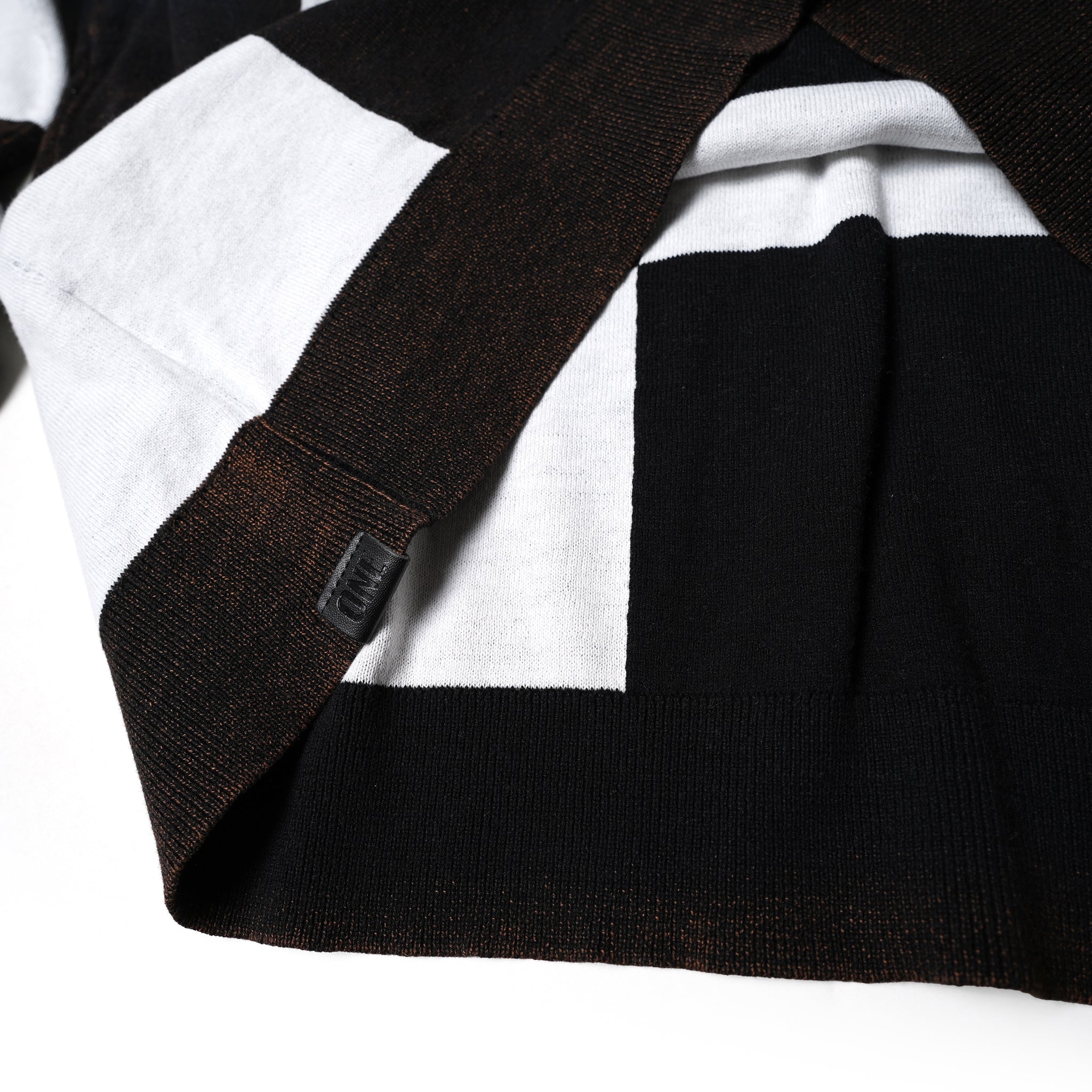 No:25576 | Name:SCOREBOARD SMILEY KNIT SWEATER | Color:Black White【ONE TEASPOON_ワンティースプーン】【archive】