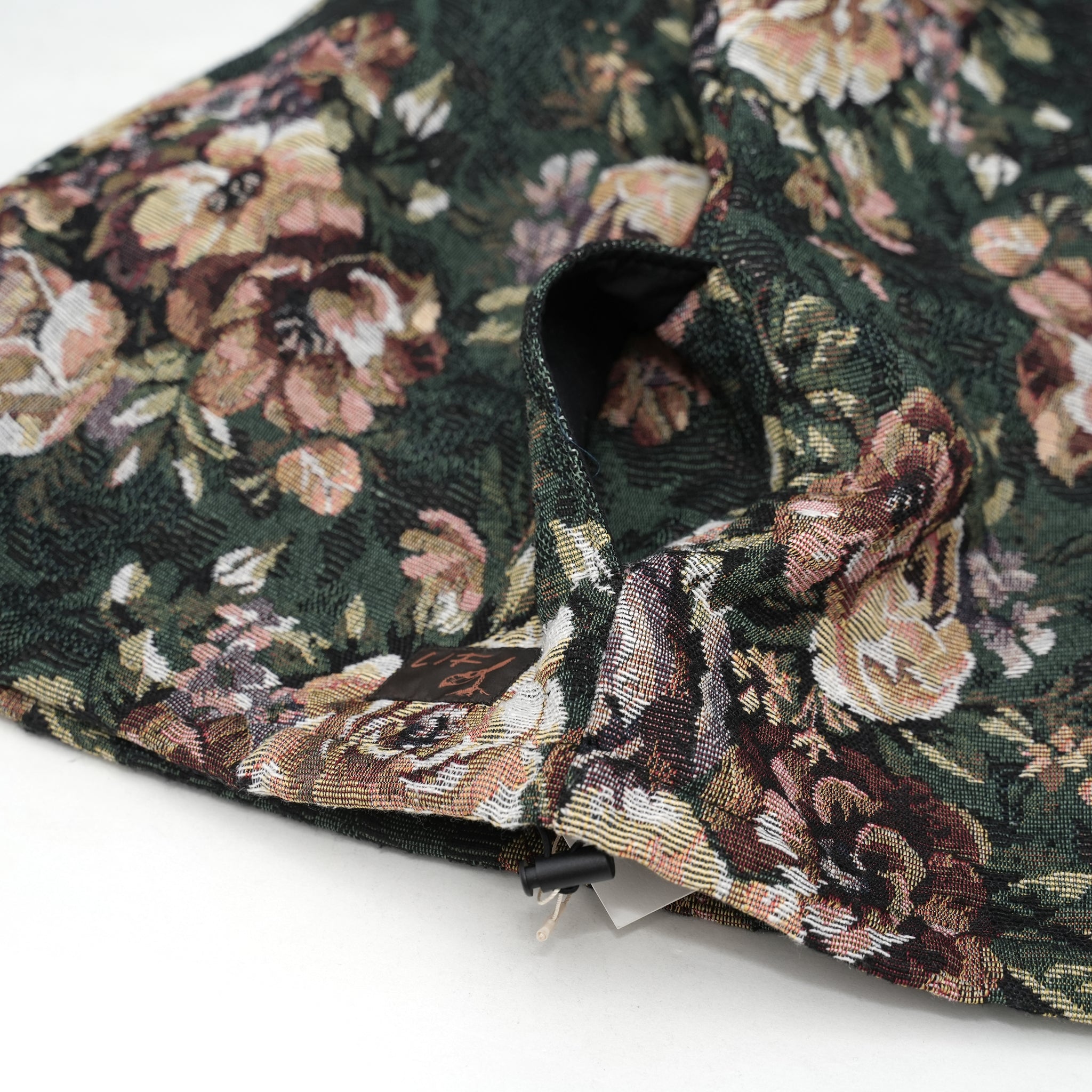No:VOO-1118 | Name:GOBELIN VEST | Color:Beige/Green/Black【VOO_ヴォー】【archive】