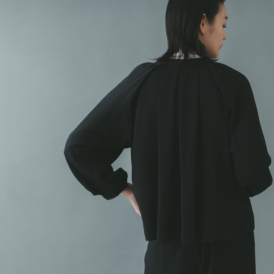 WHT22FJK4012 | Tuck gather jacket | Color:Black【WHYTO_ホワイト】