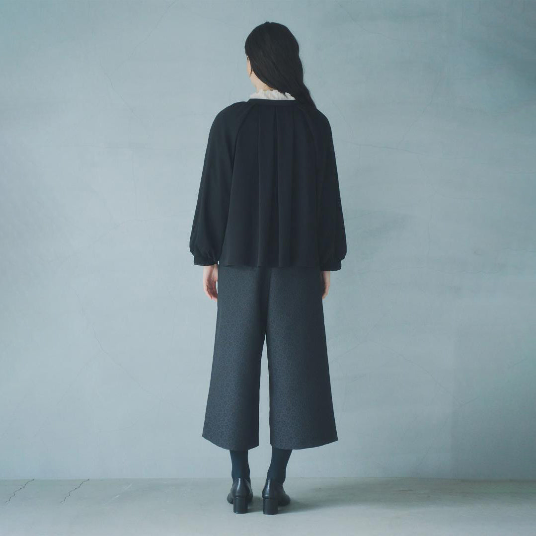 WHT22FJK4012 | Tuck gather jacket | Color:Black【WHYTO_ホワイト】