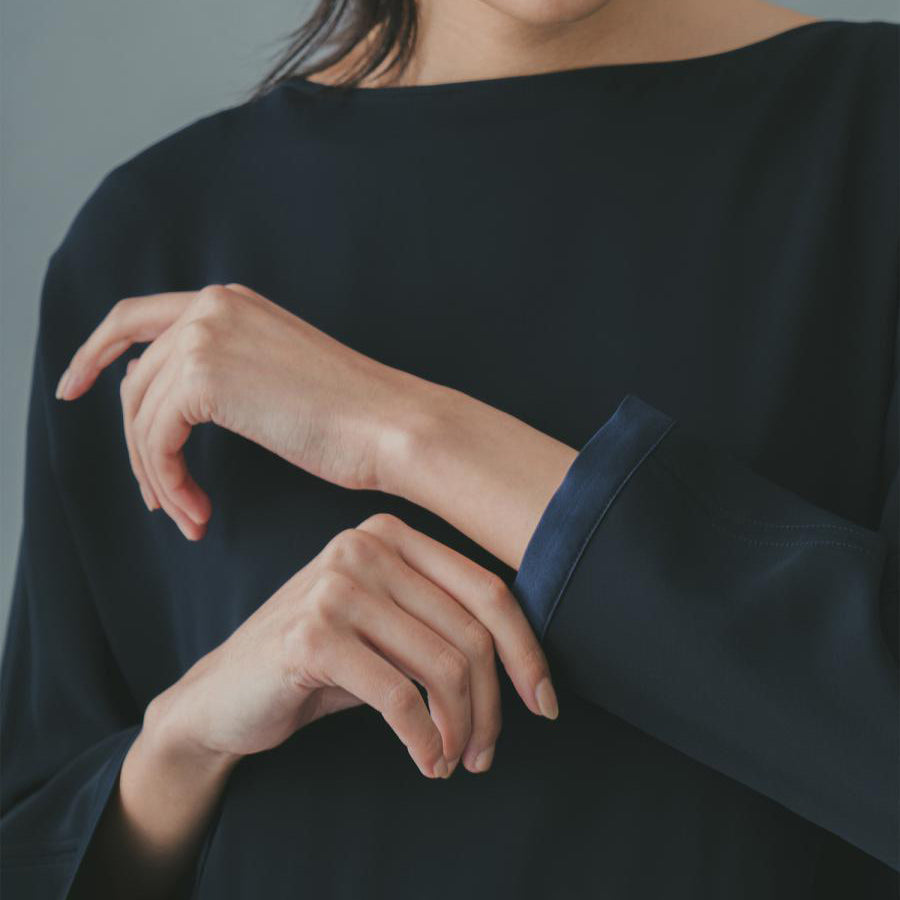 WHT22FOP4009 | Pearl button flare dress | Color:Black/Navy【WHYTO_ホワイト】