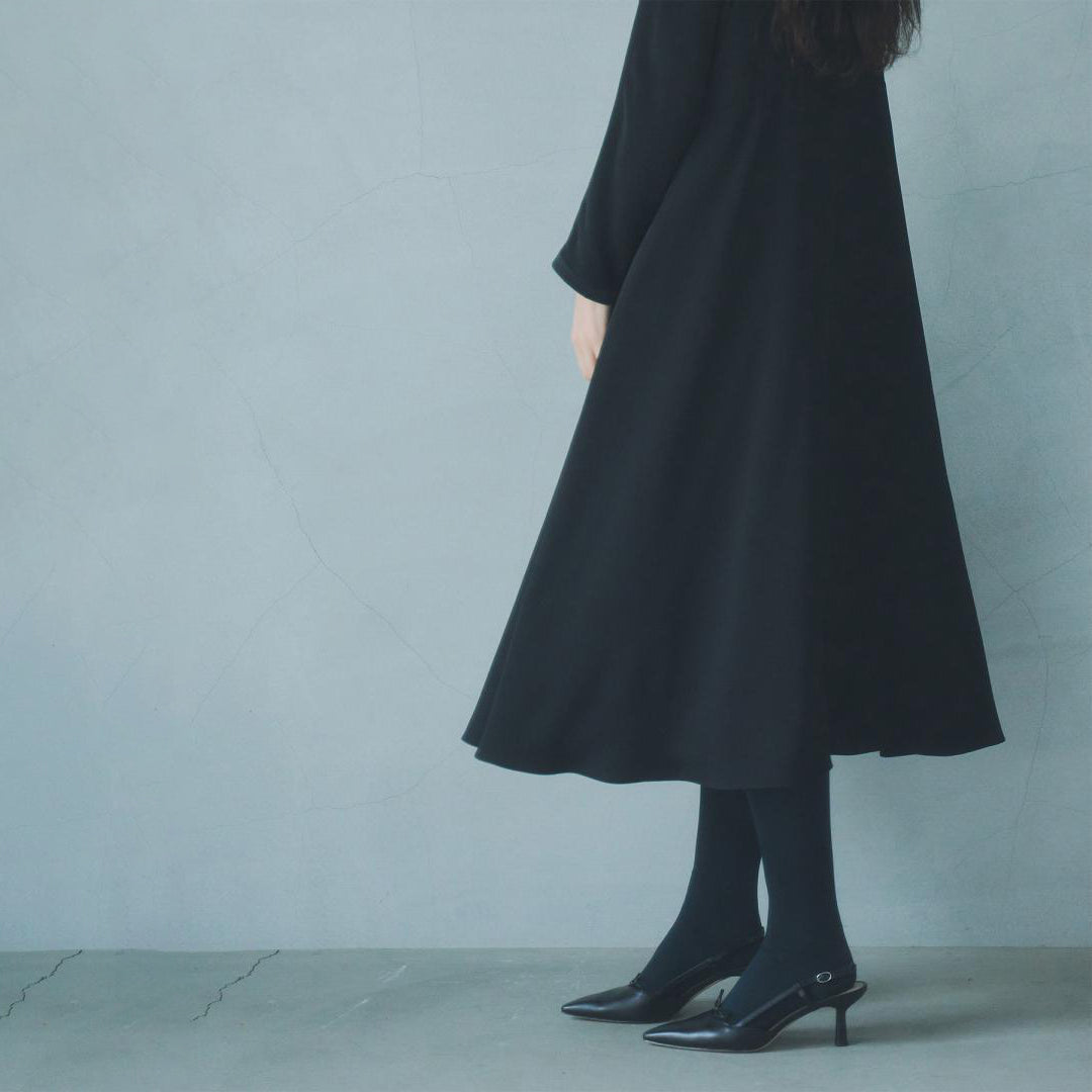 WHT22FOP4009 | Pearl button flare dress | Color:Black/Navy【WHYTO_ホワイト】