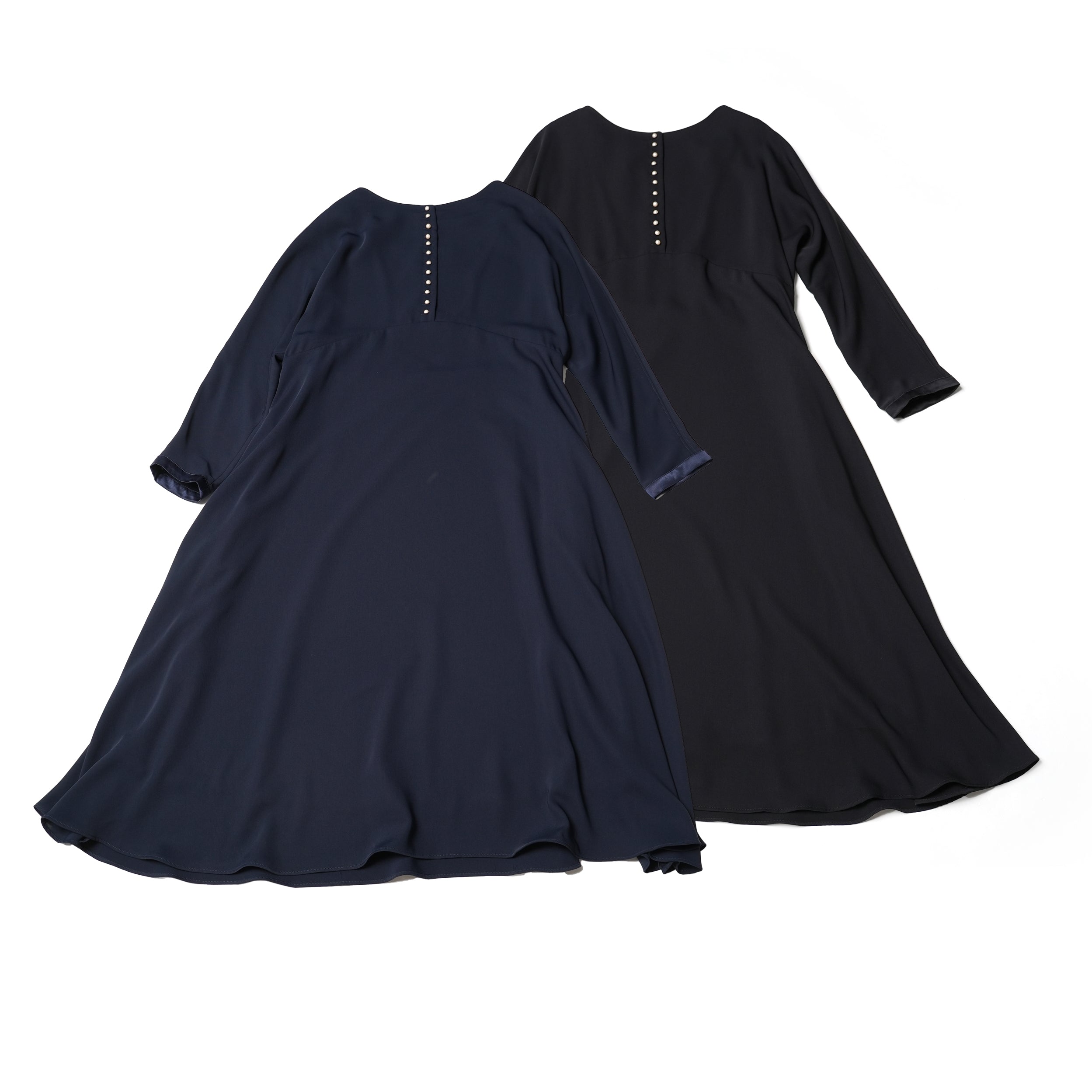 WHT22FOP4009 | Pearl button flare dress | Color:Black/Navy【WHYTO_ホワイト】