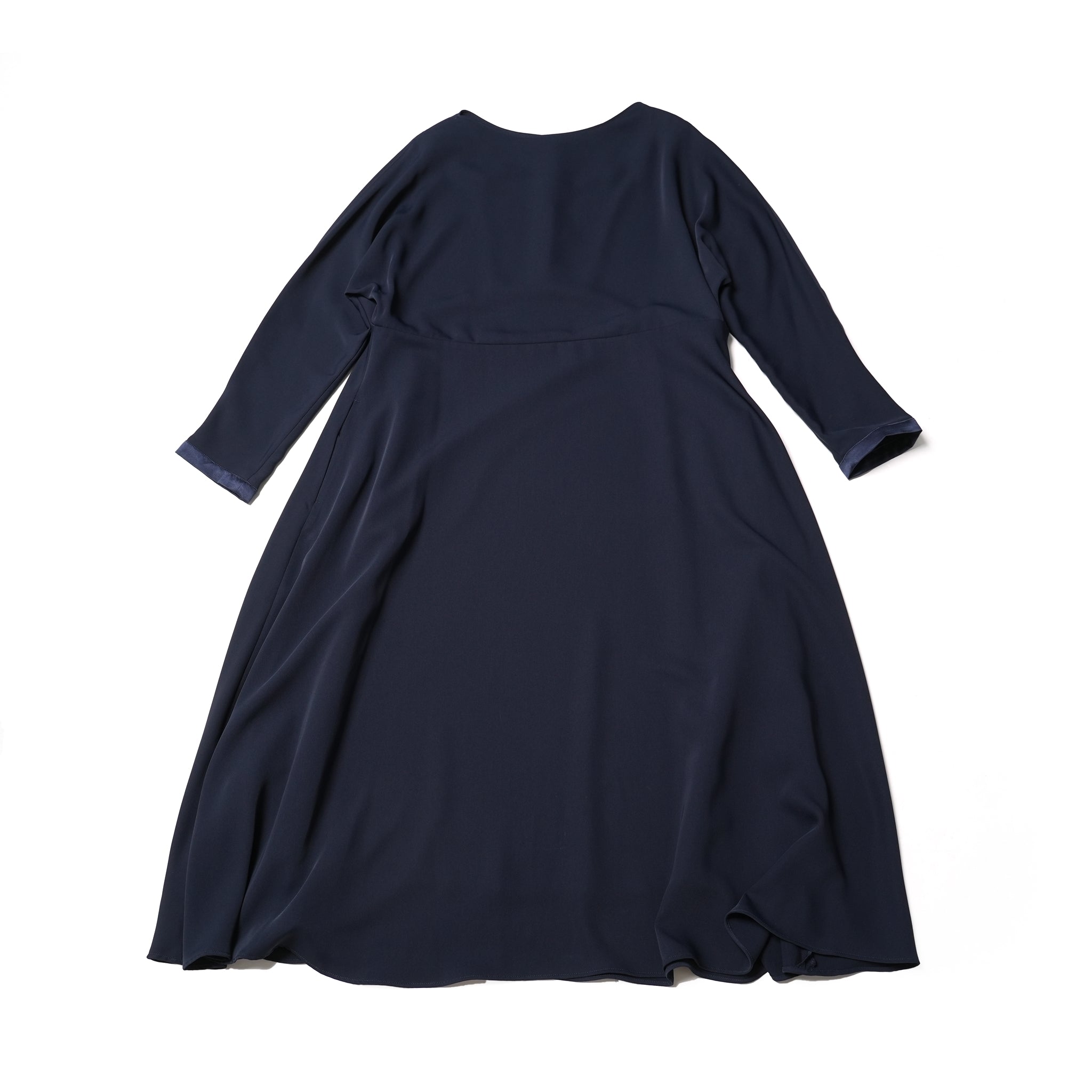 WHT22FOP4009 | Pearl button flare dress | Color:Black/Navy【WHYTO_ホワイト】