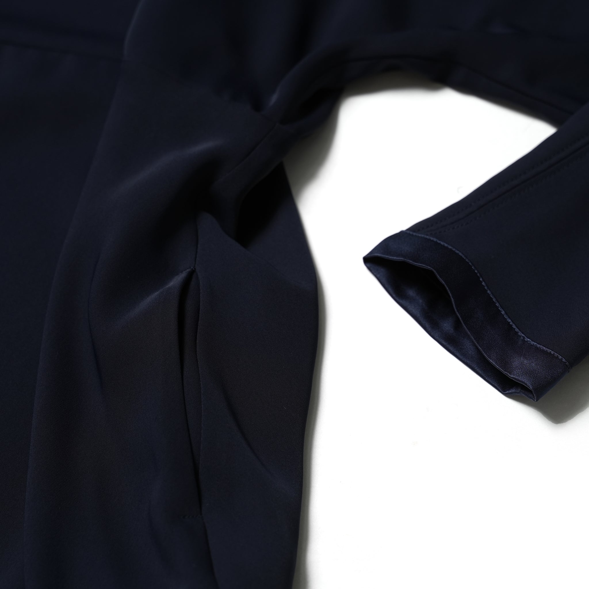 WHT22FOP4009 | Pearl button flare dress | Color:Black/Navy【WHYTO_ホワイト】