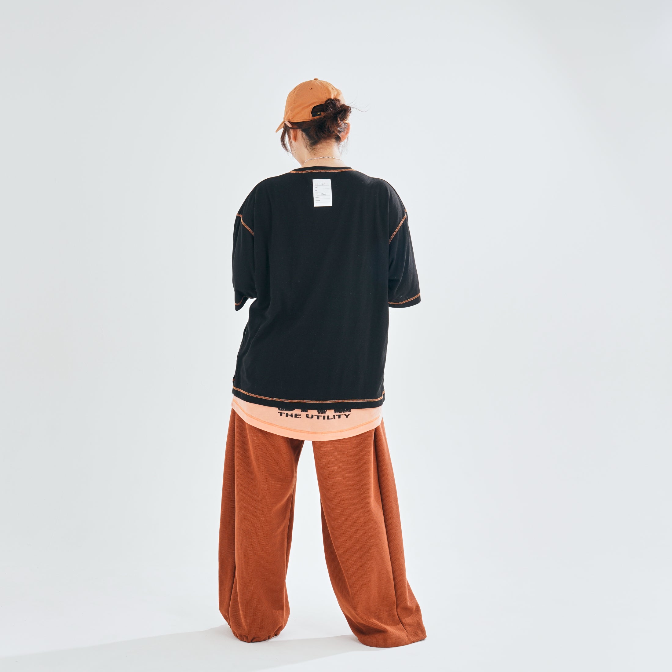 Reversible Color Stitch s/s Tee – Black × Apricot | EFFECTEN