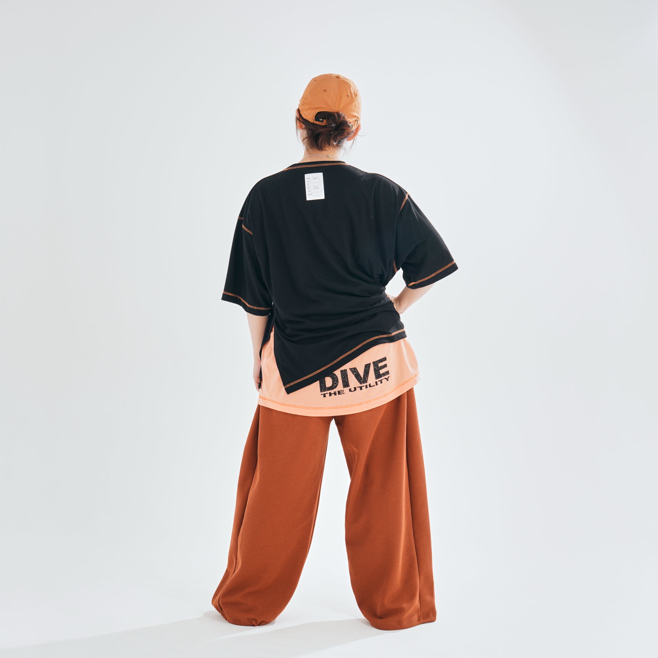 Reversible Color Stitch s/s Tee – Black × Apricot | EFFECTEN