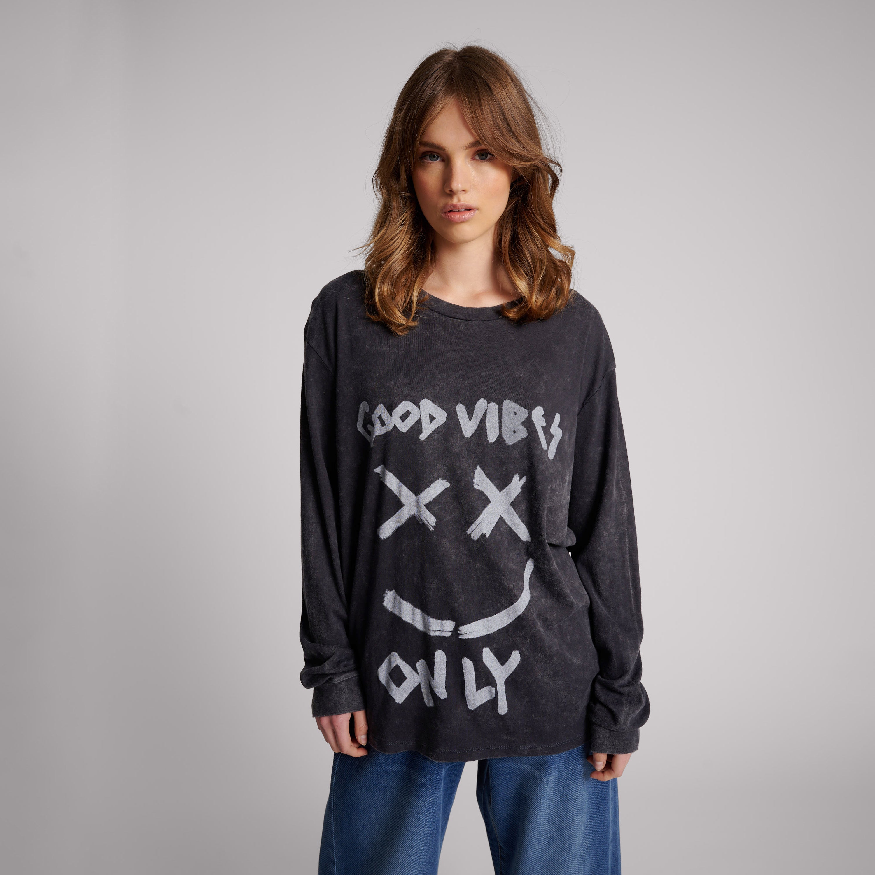 No:26468C_CHARCOAL | Name:GOOD VIBES ONLY LONG SLEEVE TEE | Color:CHARCOAL【ONE TEASPOON_ワンティースプーン】