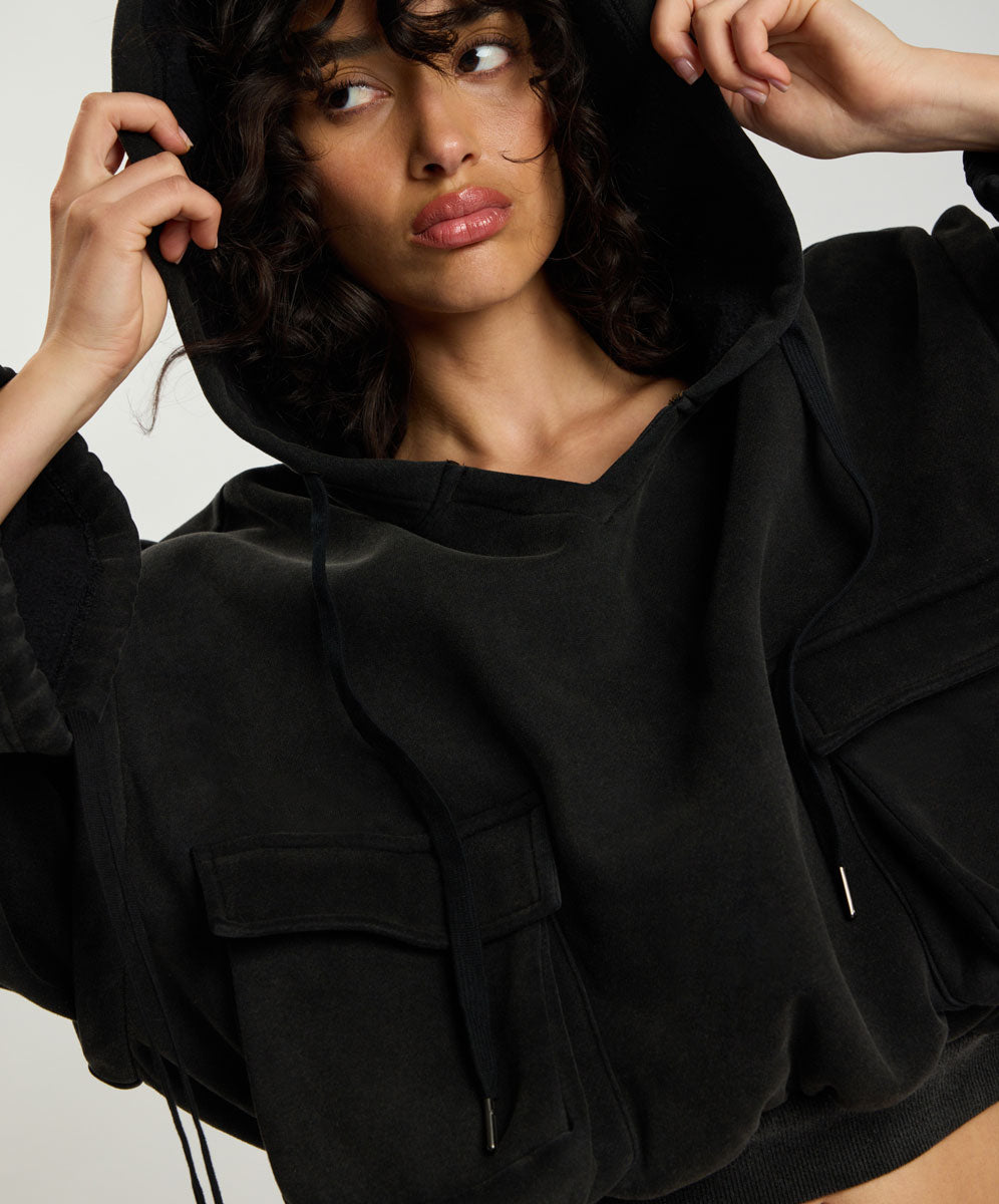PUFF POWER CROPPED HOODIE WITH ZIP OFF SLEEVES – Black | ONE TEASPOON