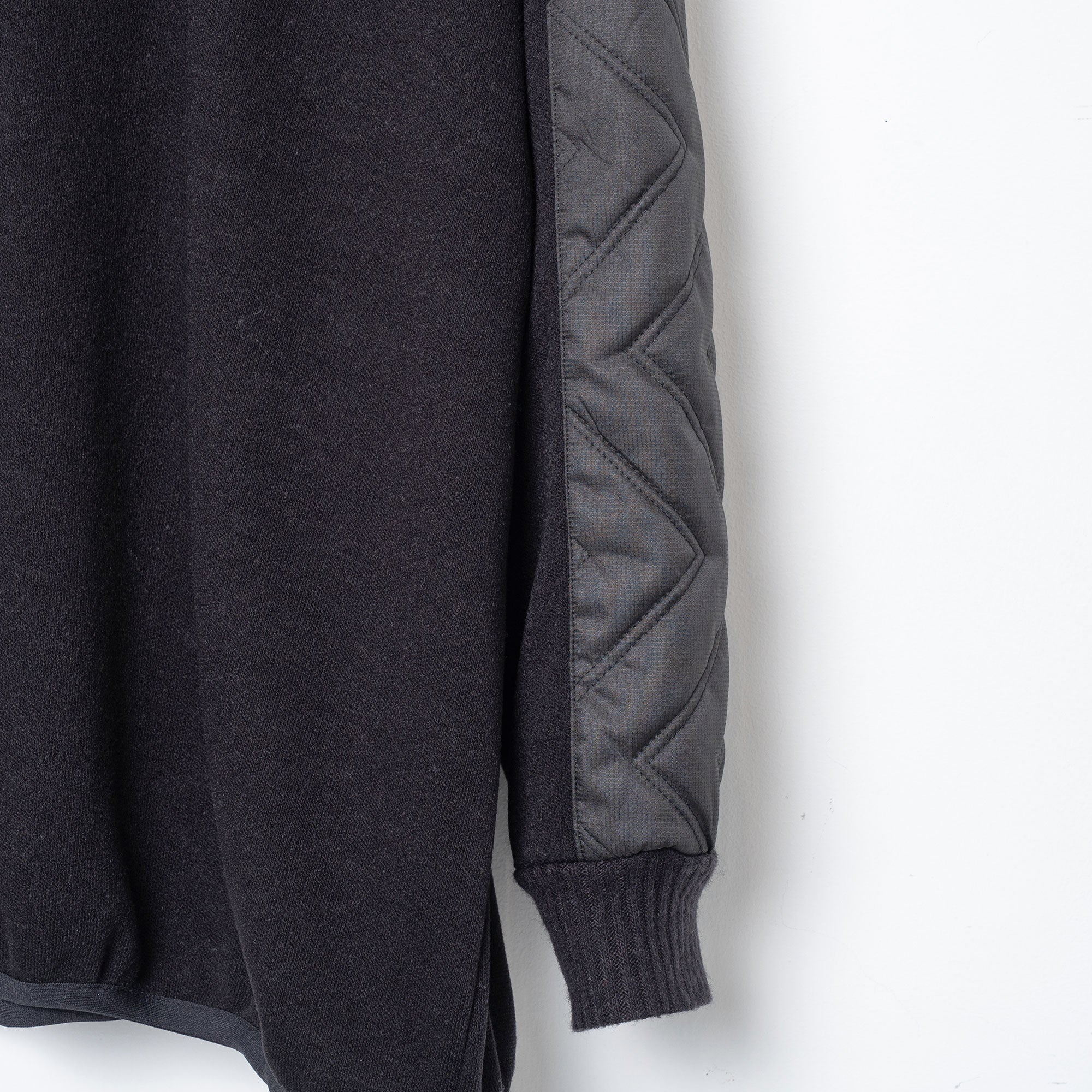 Quilt Patch Pulover – Black | BEDSIDEDRAMA | 入荷予定アイテム