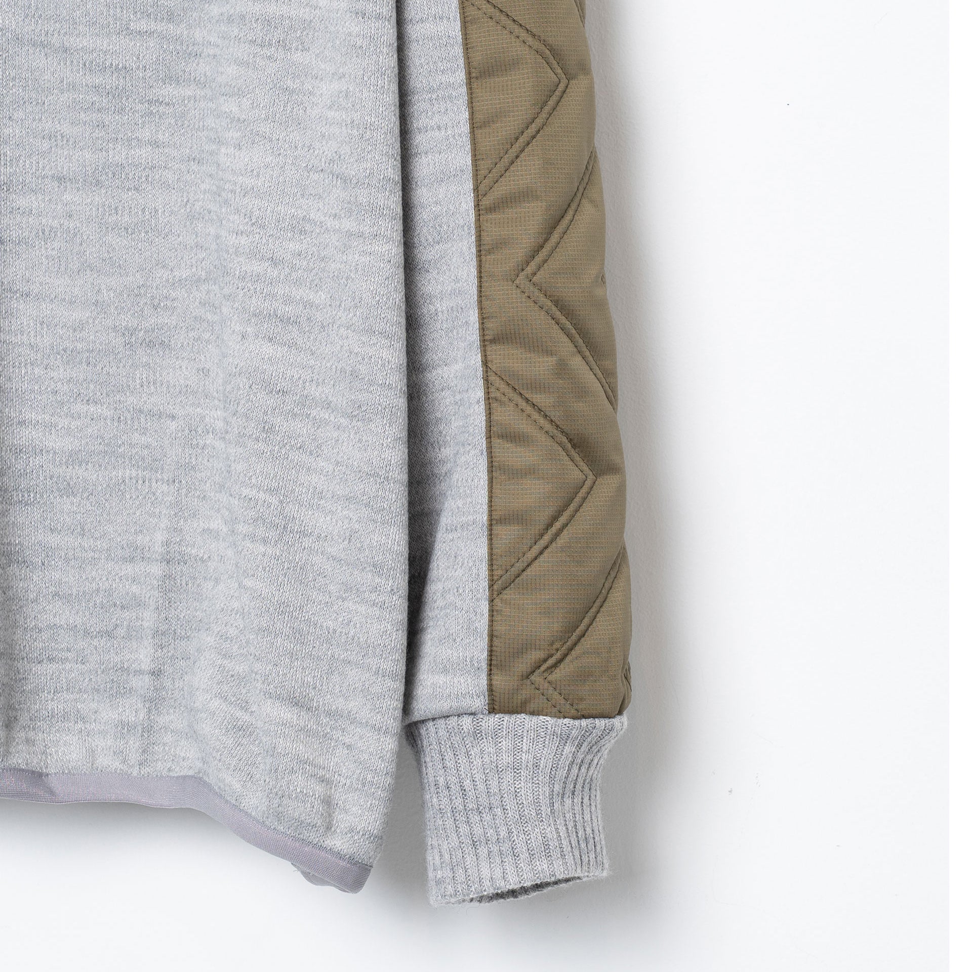Quilt Patch Pulover – Grey | BEDSIDEDRAMA | 入荷予定アイテム