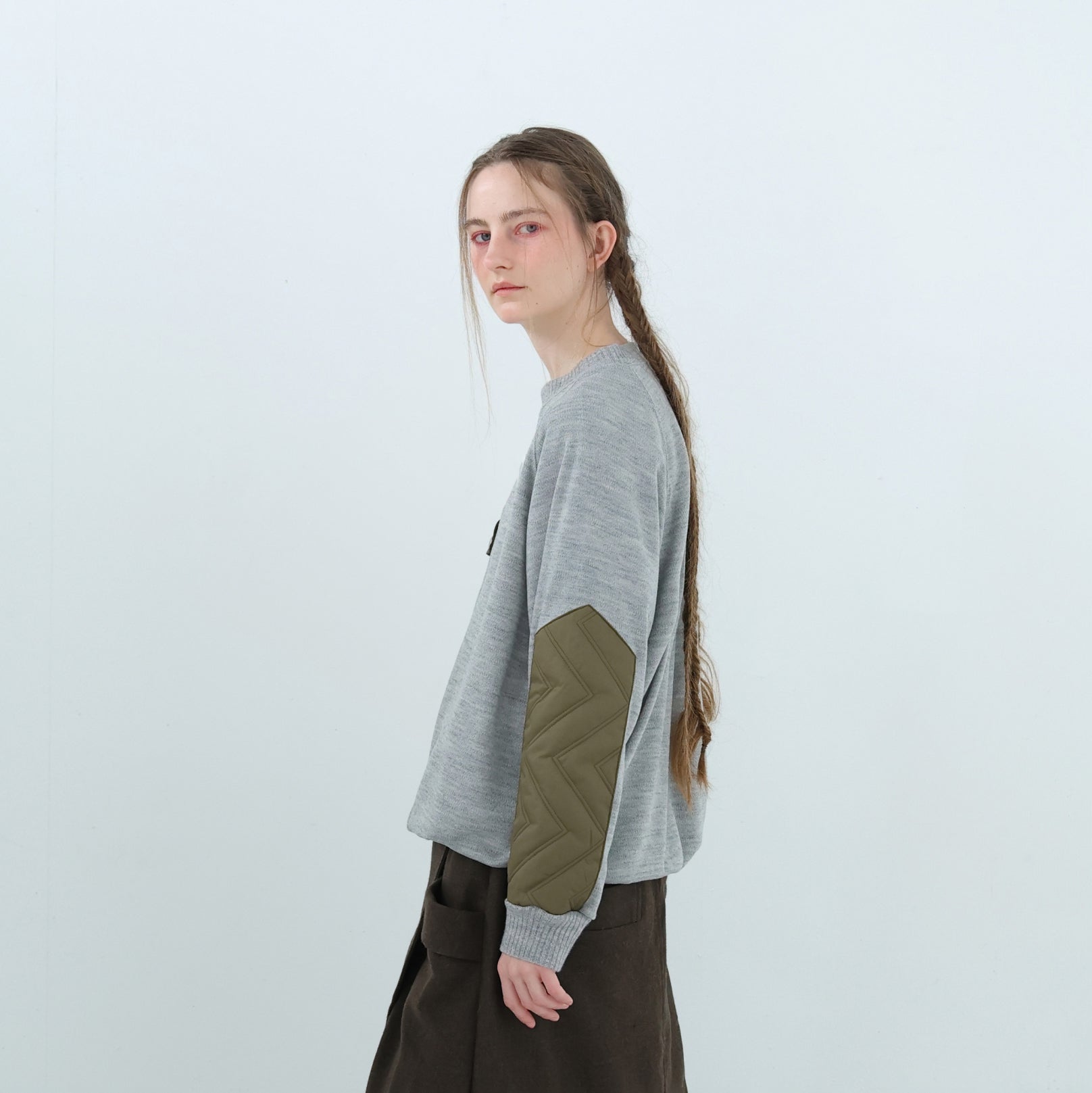 Quilt Patch Pulover – Grey | BEDSIDEDRAMA | 入荷予定アイテム