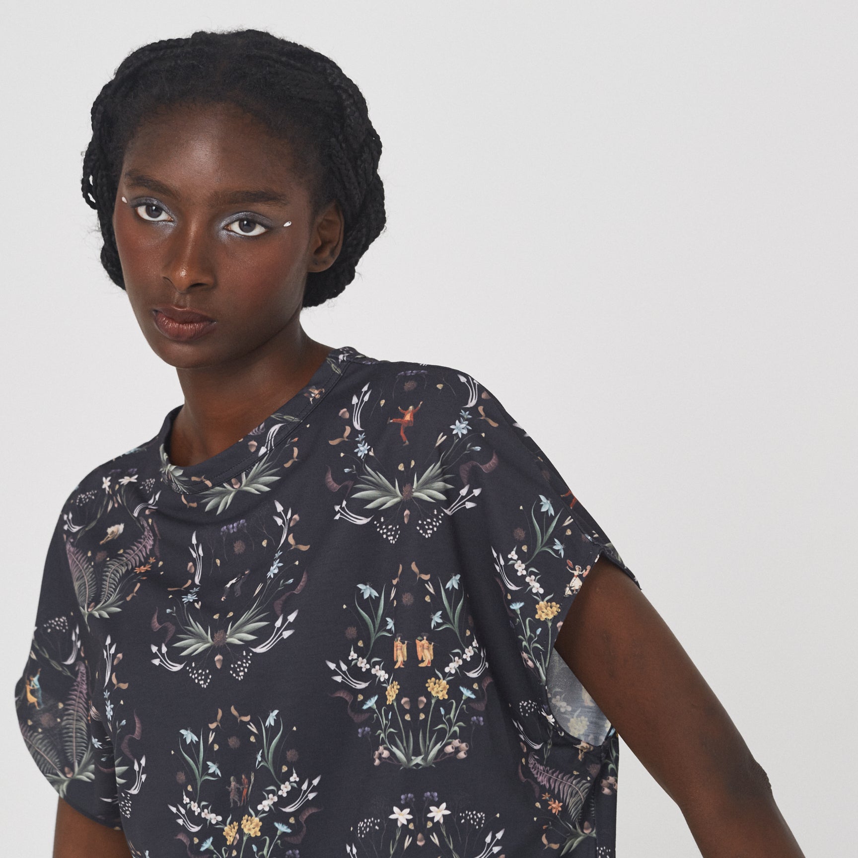 Dance In The Garden Tee | Color_Black | No_BSD26SS-18_Black【BEDSIDEDRAMA_ベッドサイドドラマ】【入荷予定アイテム・入荷連絡可能】