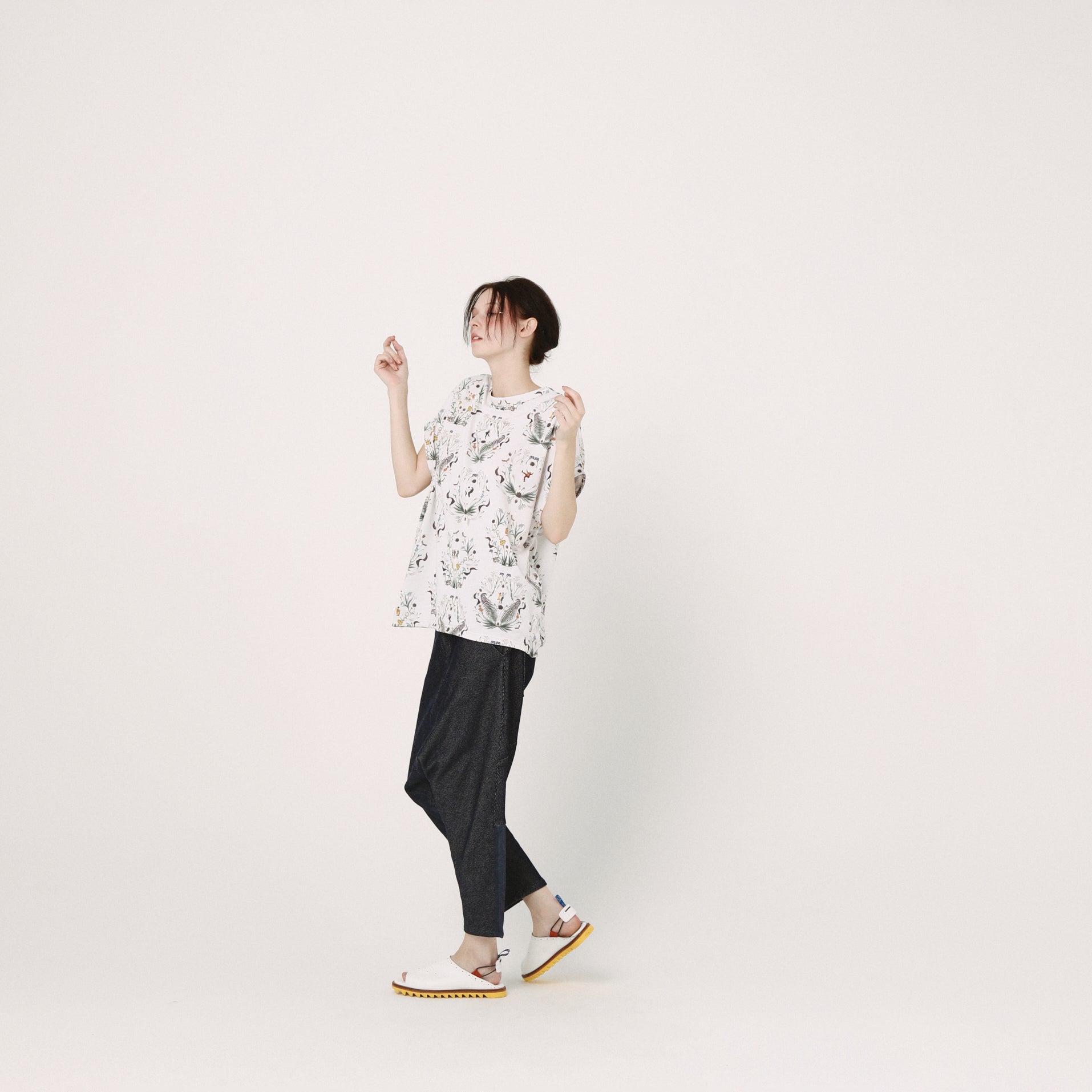 Dance In The Garden Tee | Color_Natural | No_BSD26SS-18_Natural【BEDSIDEDRAMA_ベッドサイドドラマ】【入荷予定アイテム・入荷連絡可能】