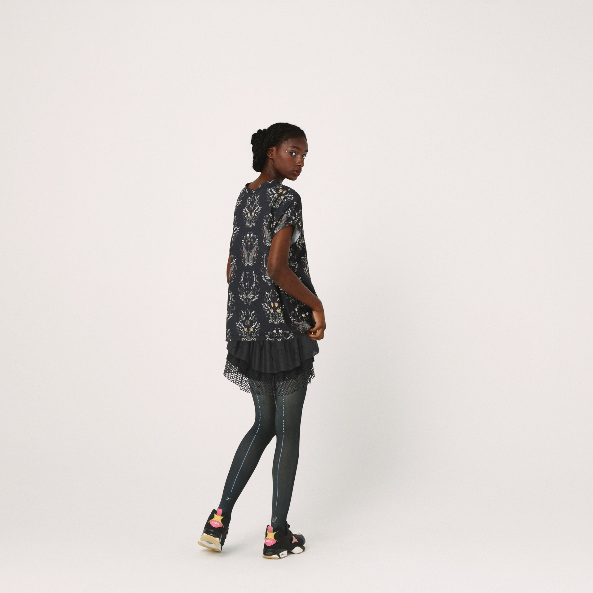 Dance In The Garden Tee | Color_Black | No_BSD26SS-18_Black【BEDSIDEDRAMA_ベッドサイドドラマ】【入荷予定アイテム・入荷連絡可能】