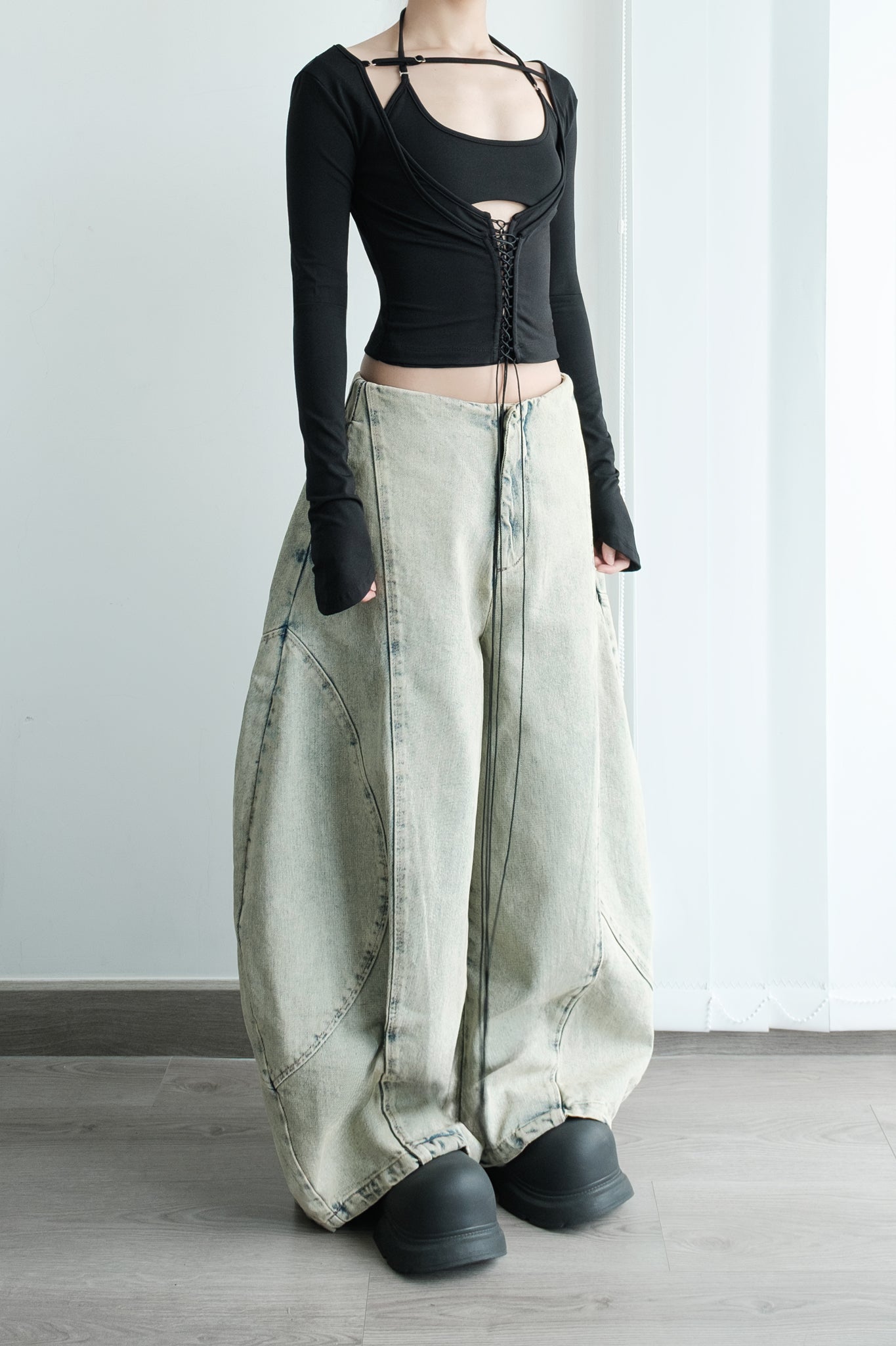 BISOU LONG SLEEVE TOP (BLACK) | Bunny Hill Concept