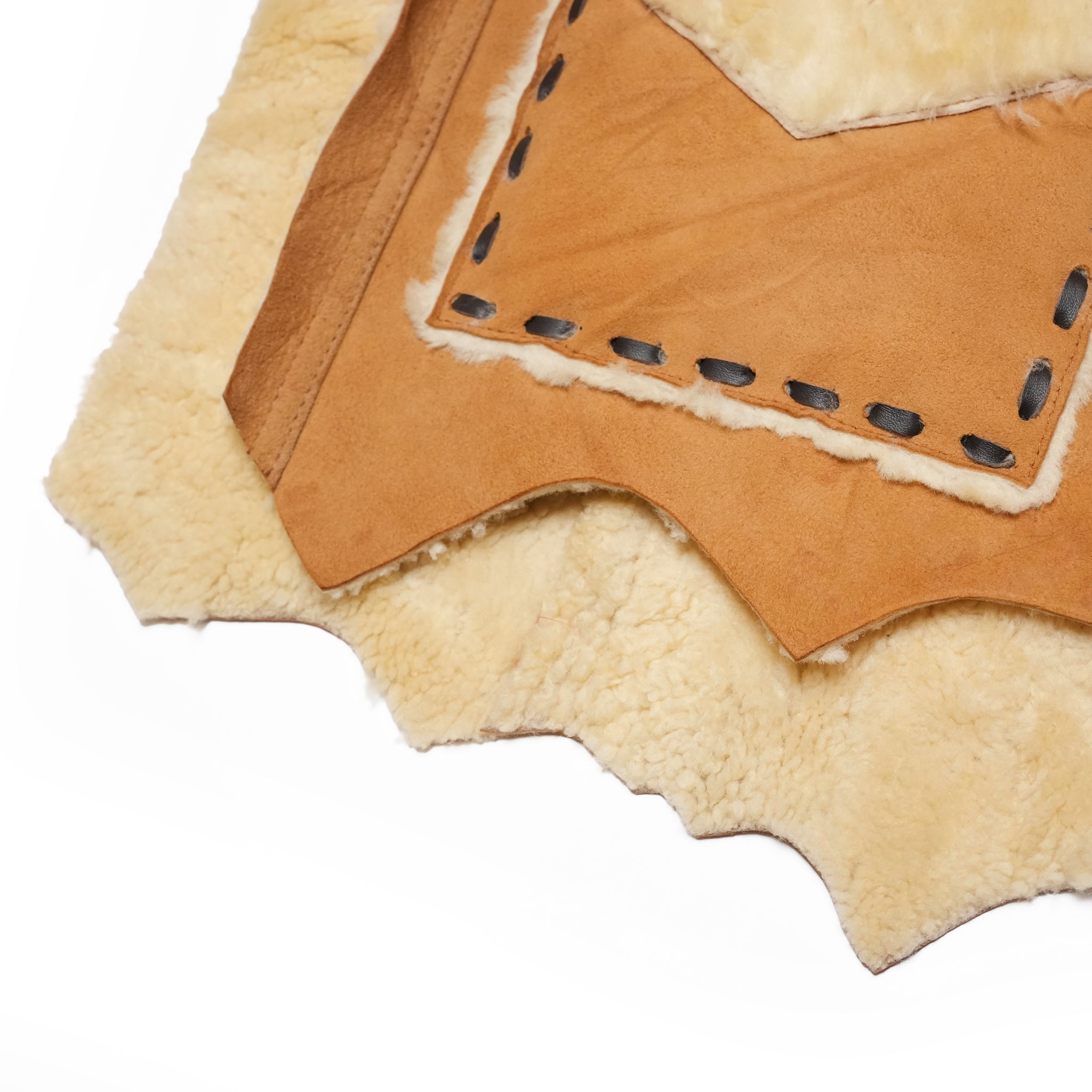 IGLOO MOUTON VEST | Color_C | Size_L | No_RV2601701【NASNGWAM_ナスングワム】