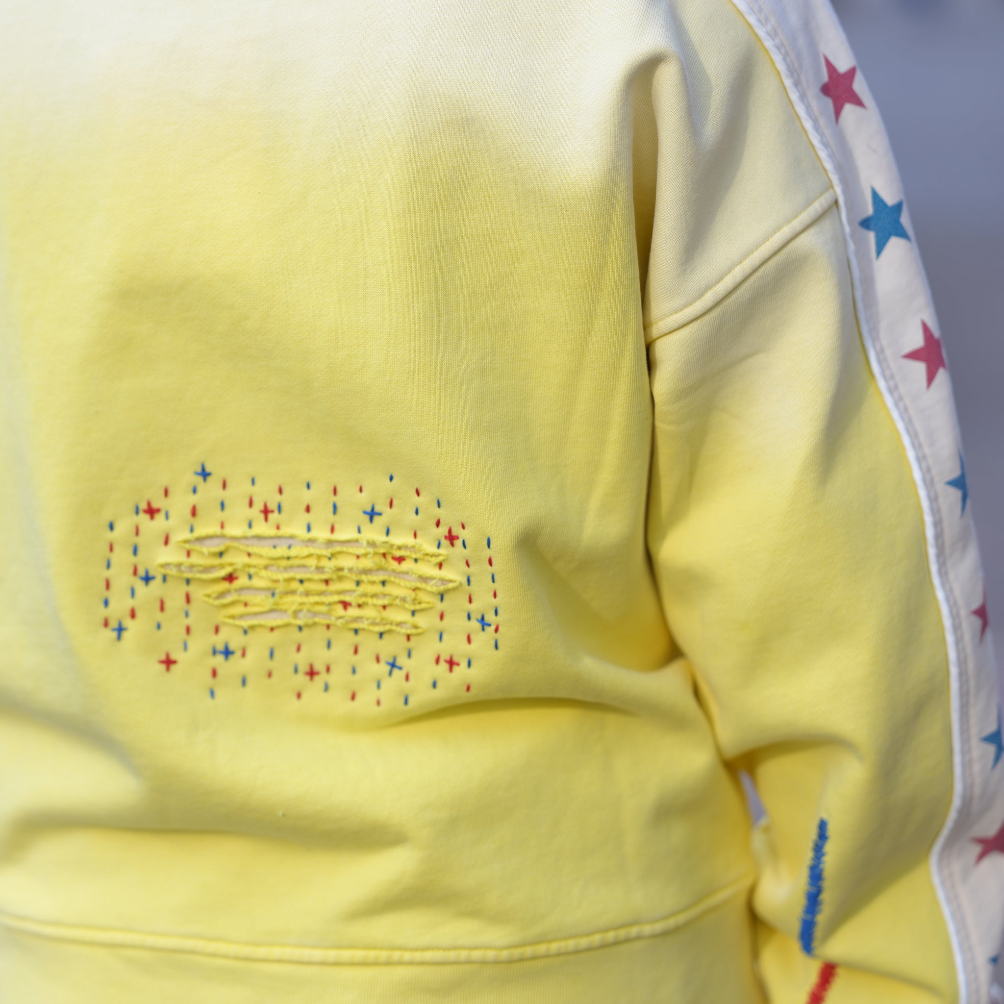 Star crew neck – Yellow | PLATEAU STUDIO