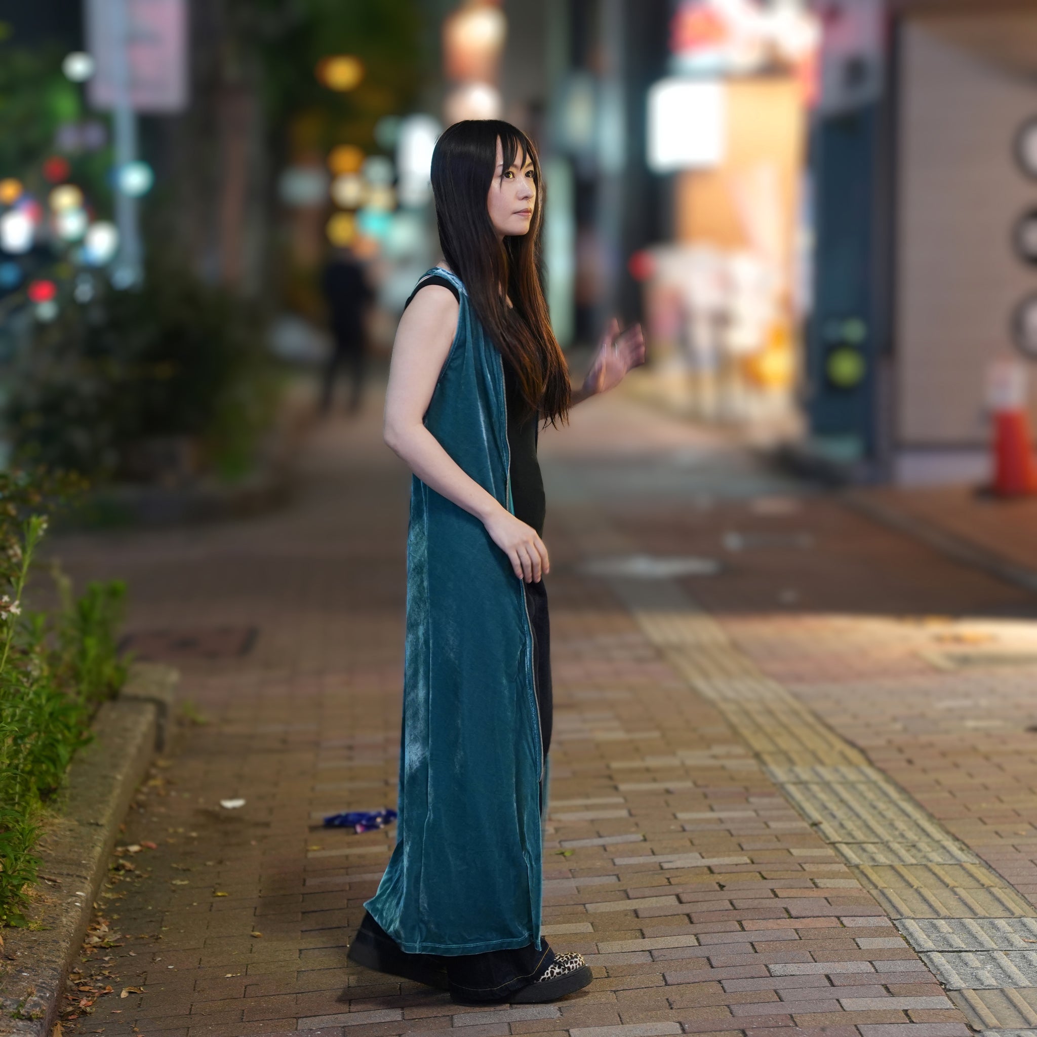 ベロアホルターネックドレス – Dusty Blue | AMBERGLEAM