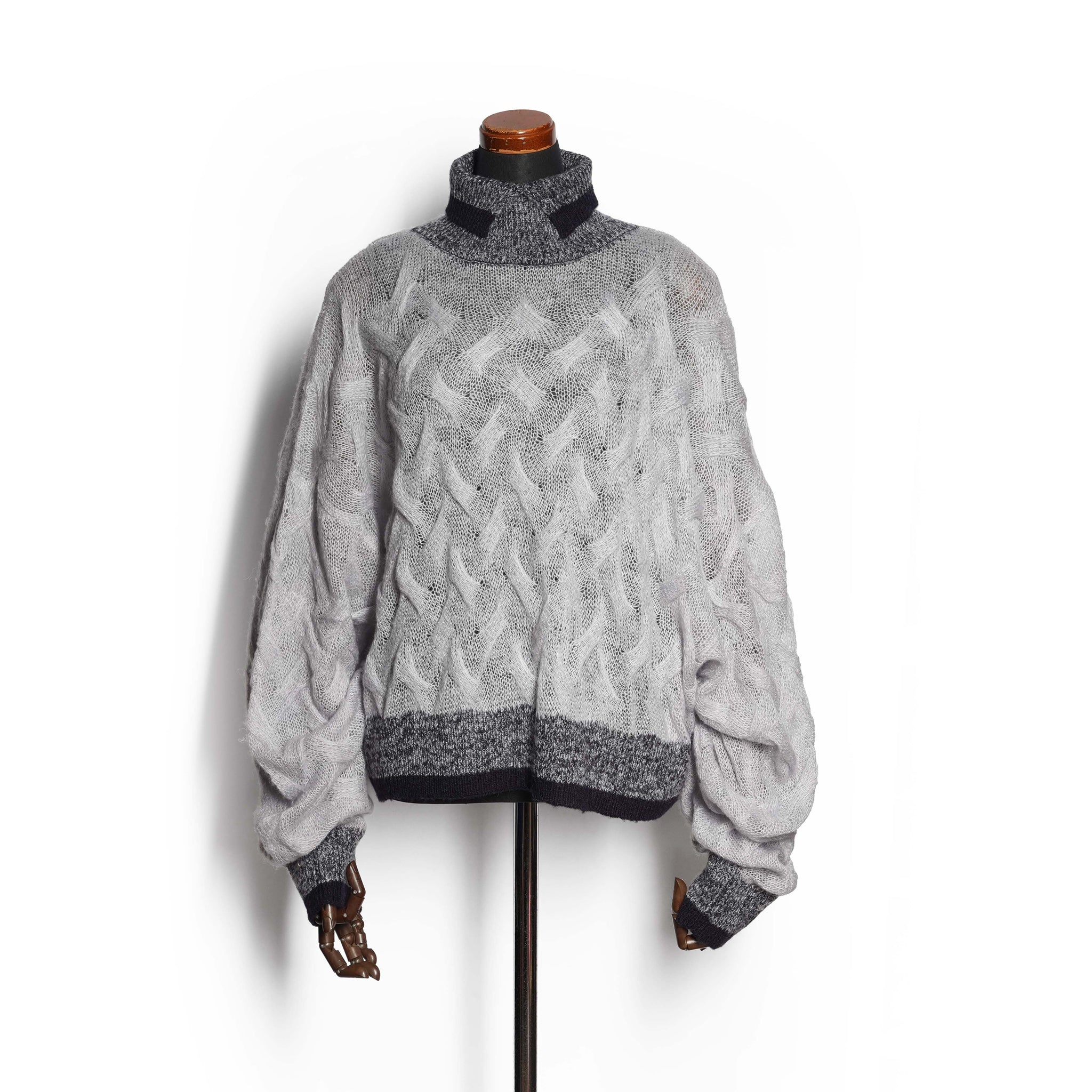 MOHAIR KNIT_SUPER LONG SLV. SLIT TURTLE – Lt Grey | 252-420_lt grey | CaRouseLamBRa