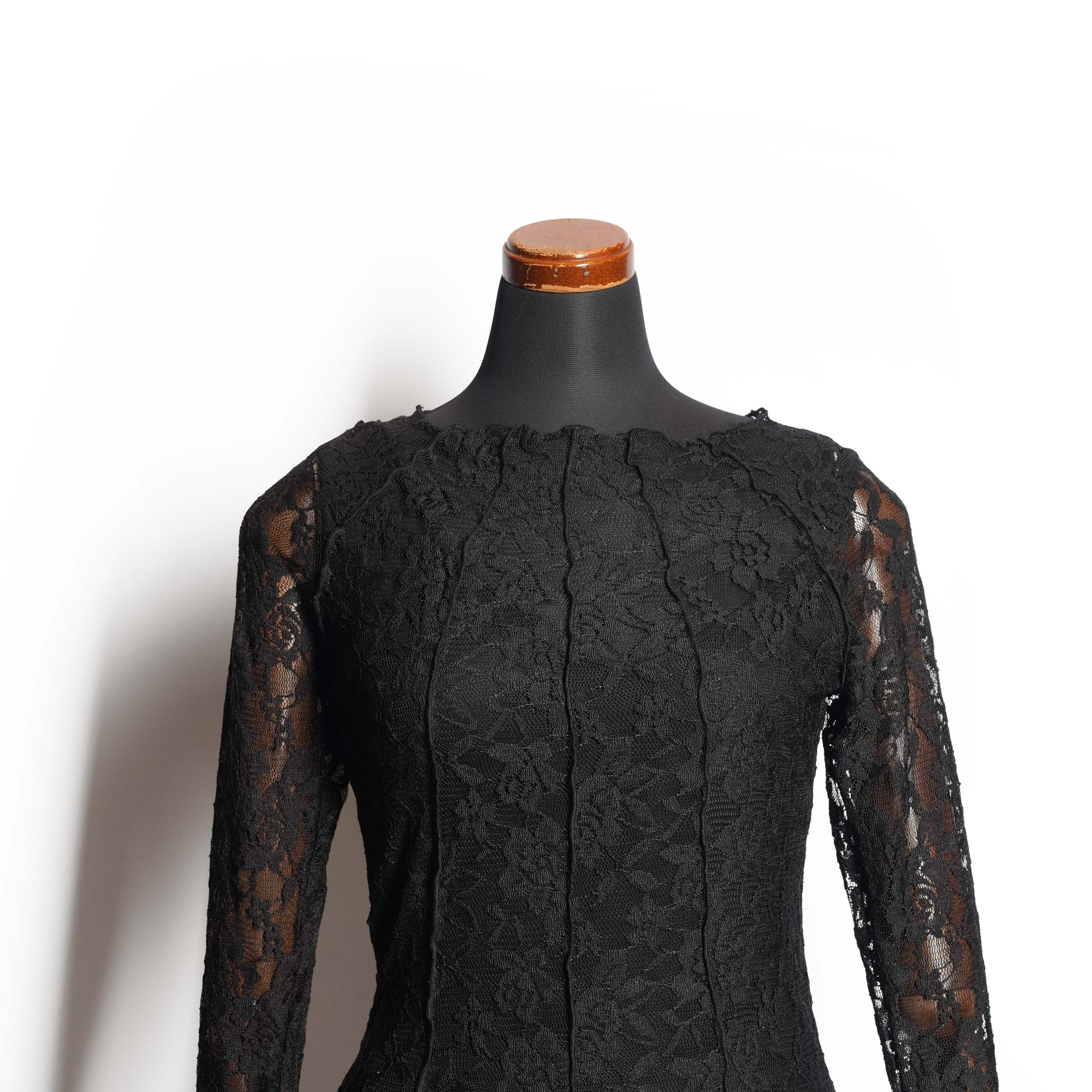WEDNESDAY LACE LONGSLEEVE MAXI DRESS – Black | ONE TEASPOON
