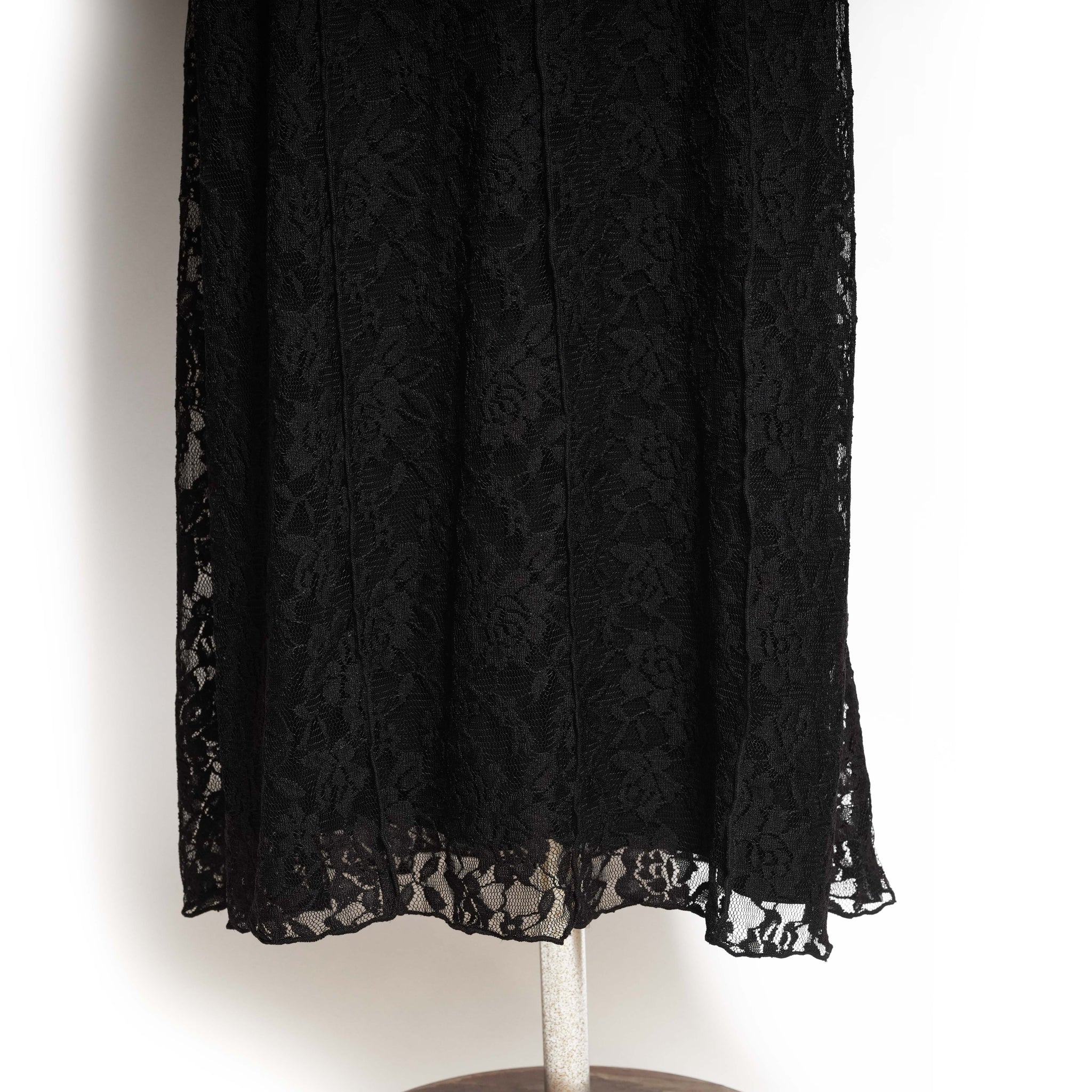 WEDNESDAY LACE LONGSLEEVE MAXI DRESS – Black | ONE TEASPOON