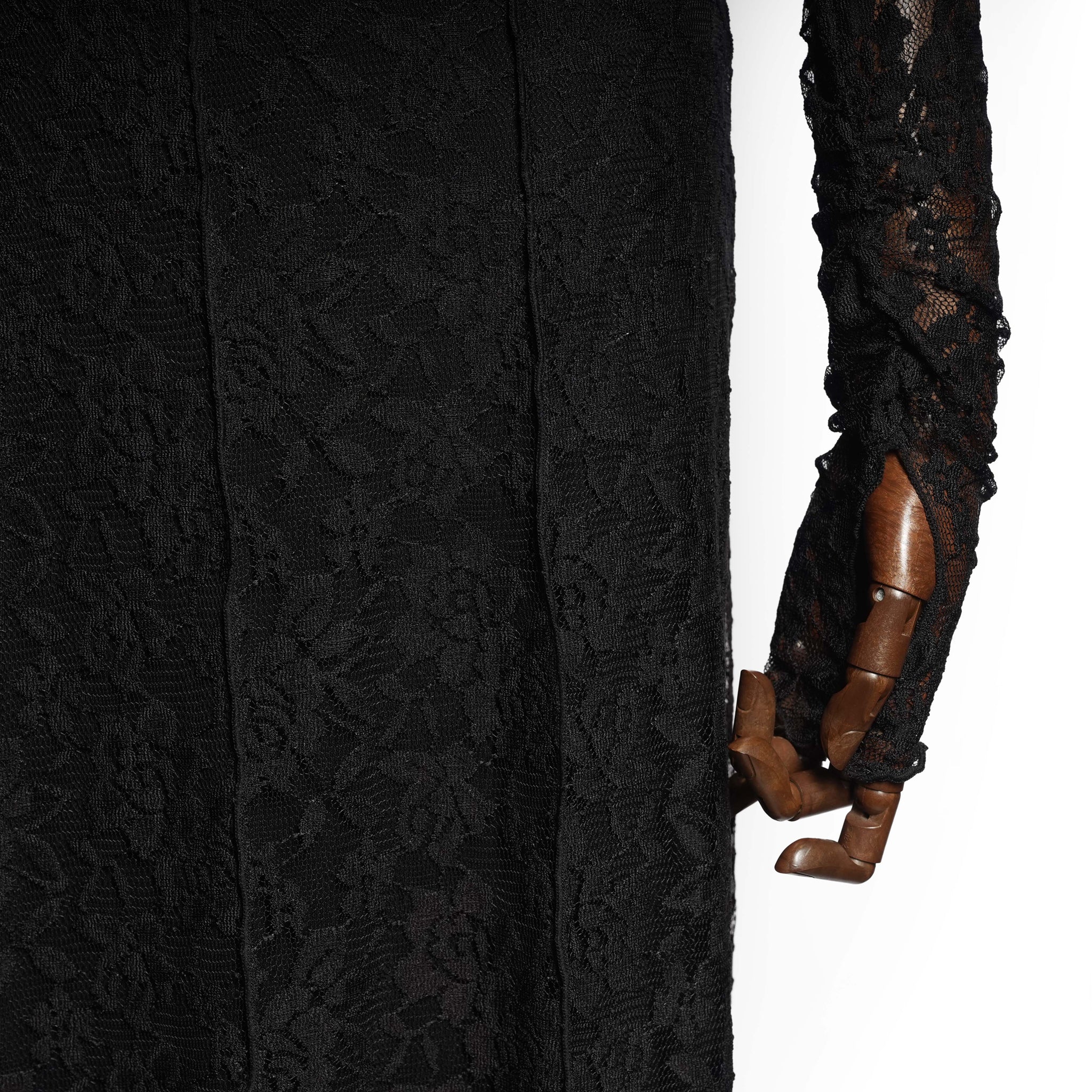 WEDNESDAY LACE LONGSLEEVE MAXI DRESS – Black | ONE TEASPOON