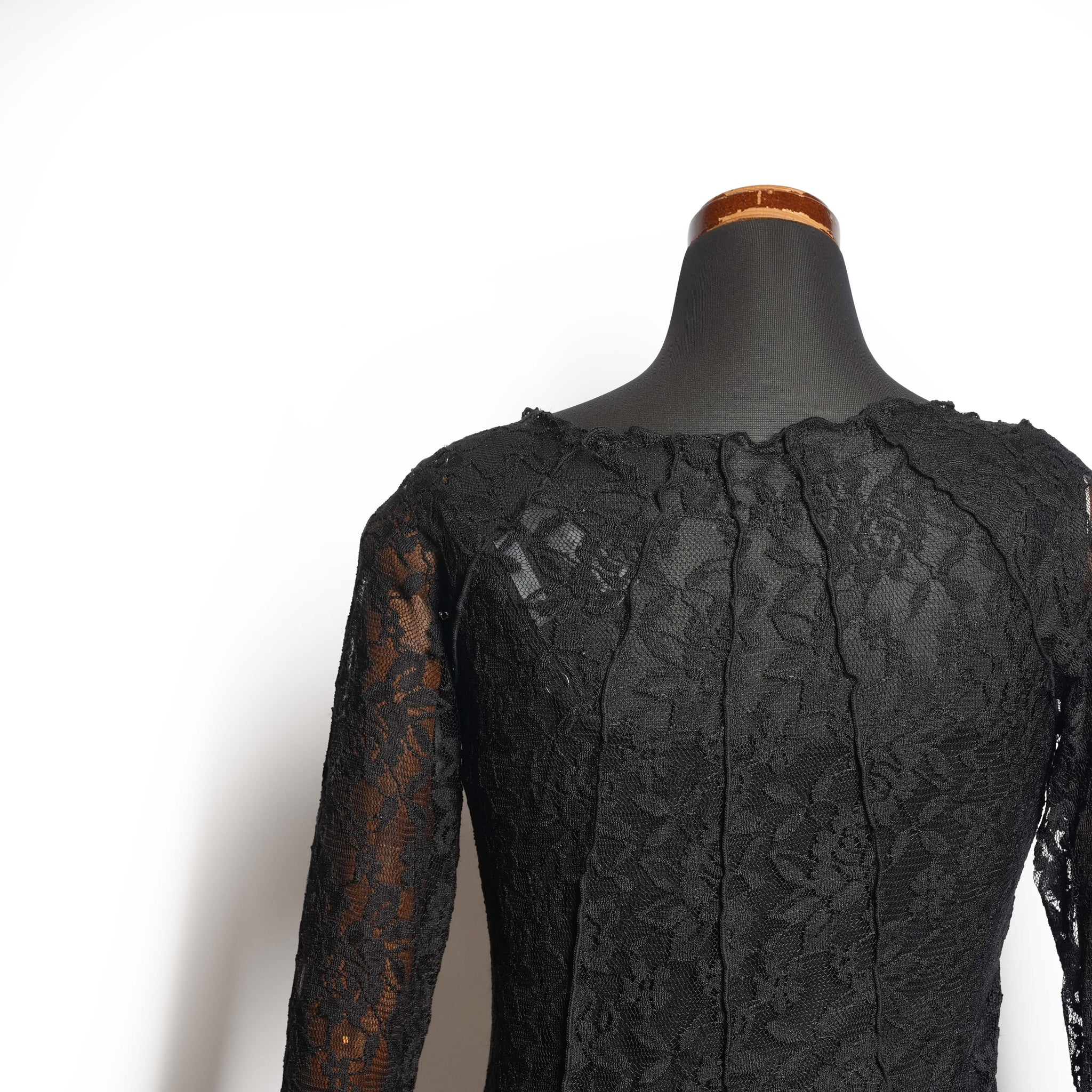 WEDNESDAY LACE LONGSLEEVE MAXI DRESS – Black | ONE TEASPOON